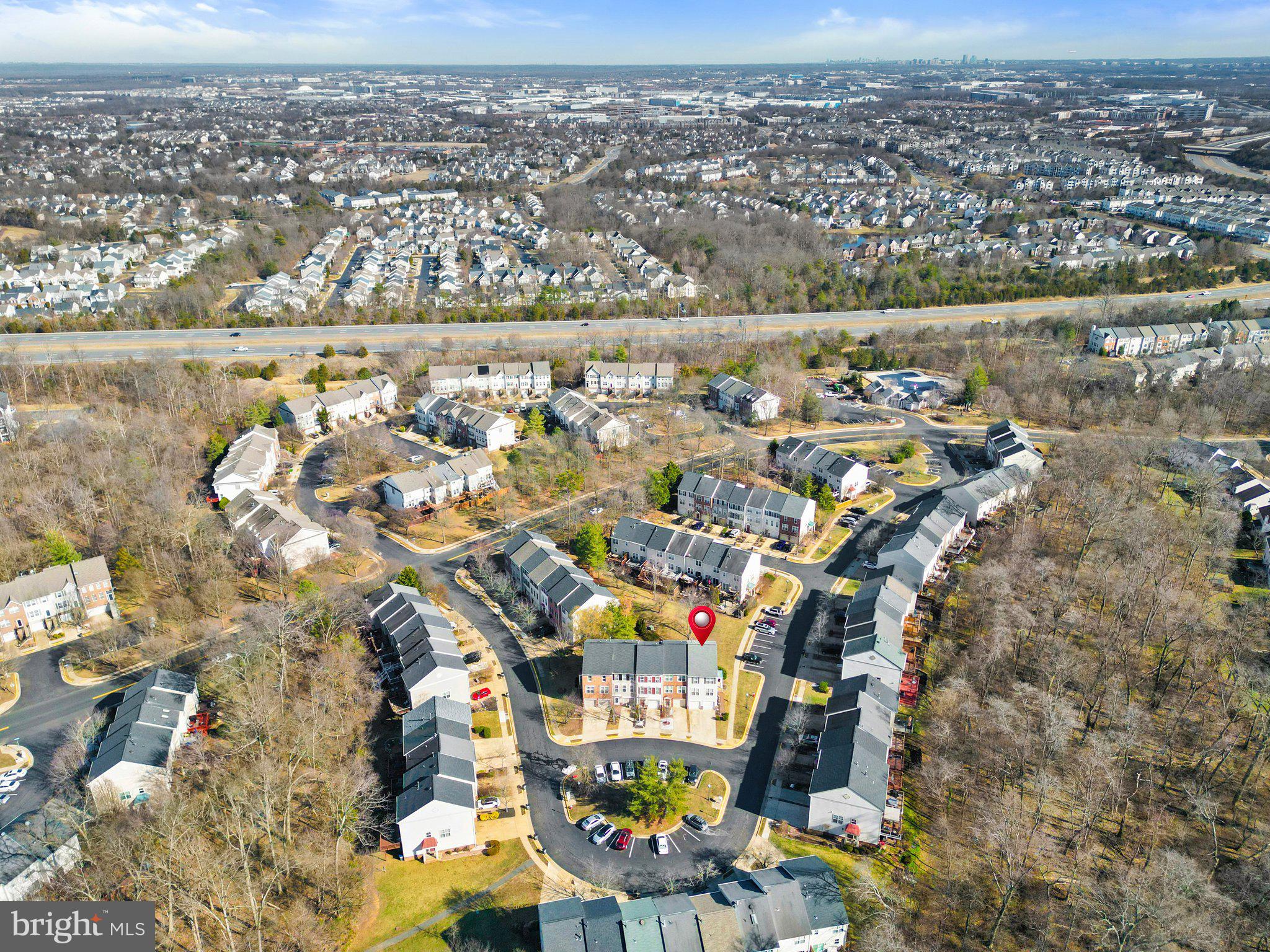 SIGNATURE AT BROADLANDS - Residential