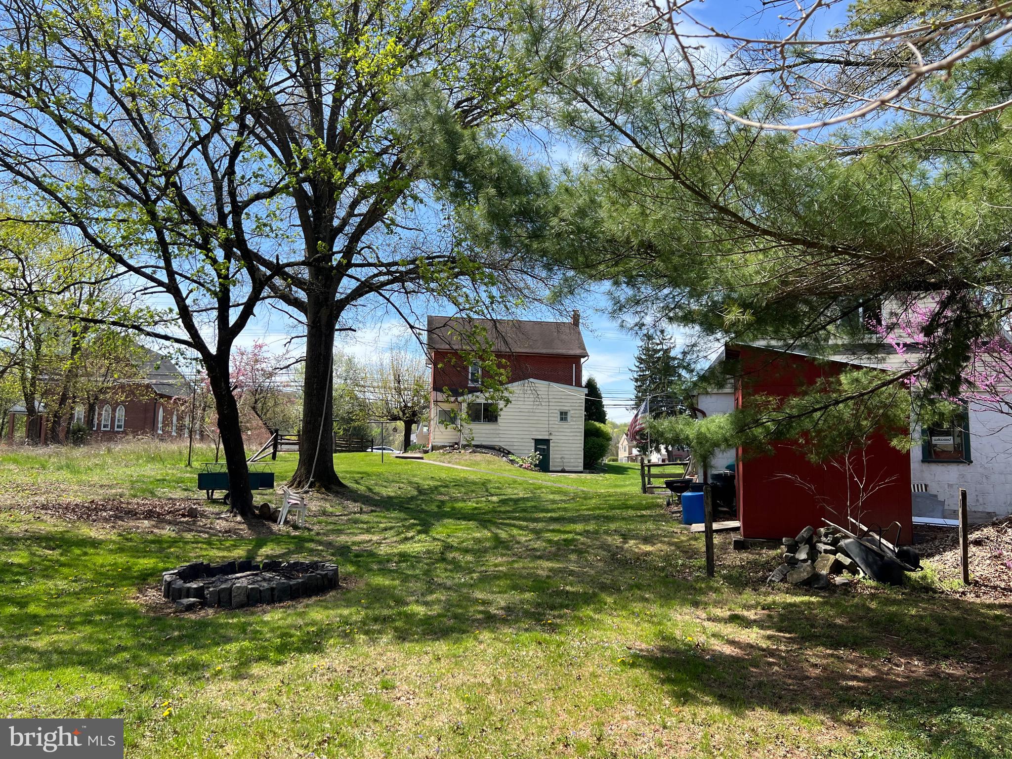 1141 N GRAVEL PIKE