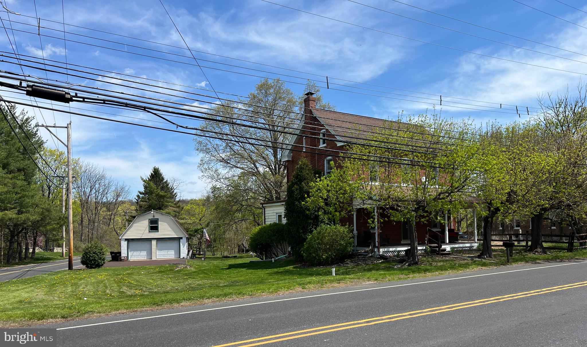 1141 N GRAVEL PIKE