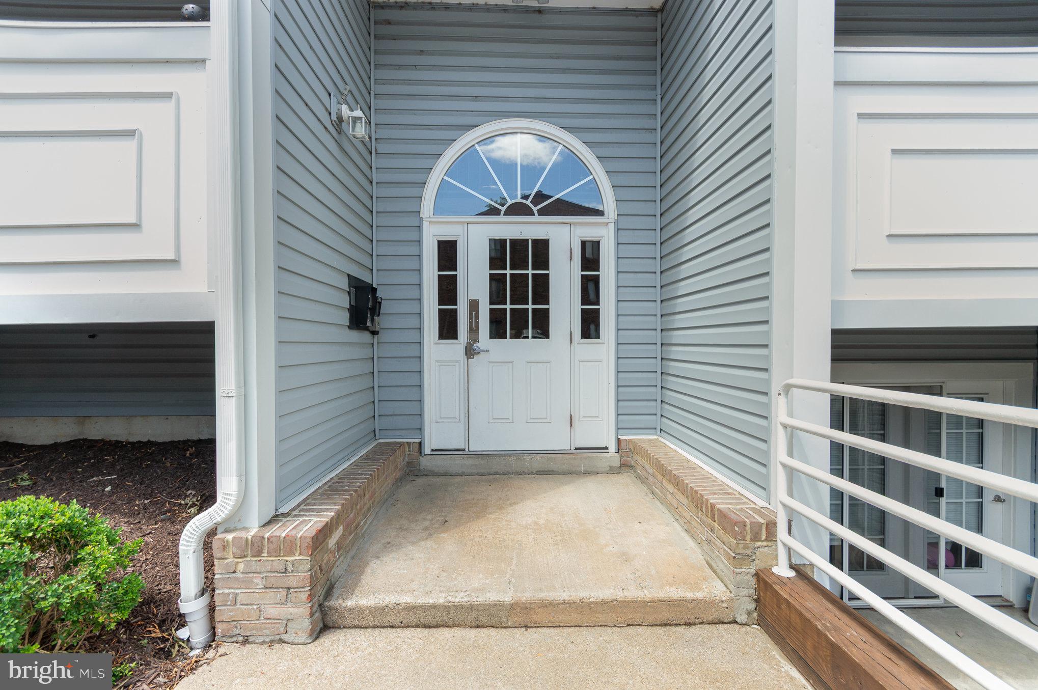 6425 RICHMOND HIGHWAY 102