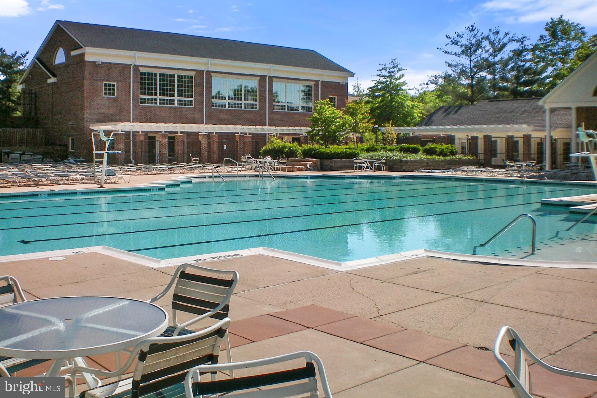 PENDERBROOK SQUARE CONDOMINIUMS - Residential Lease