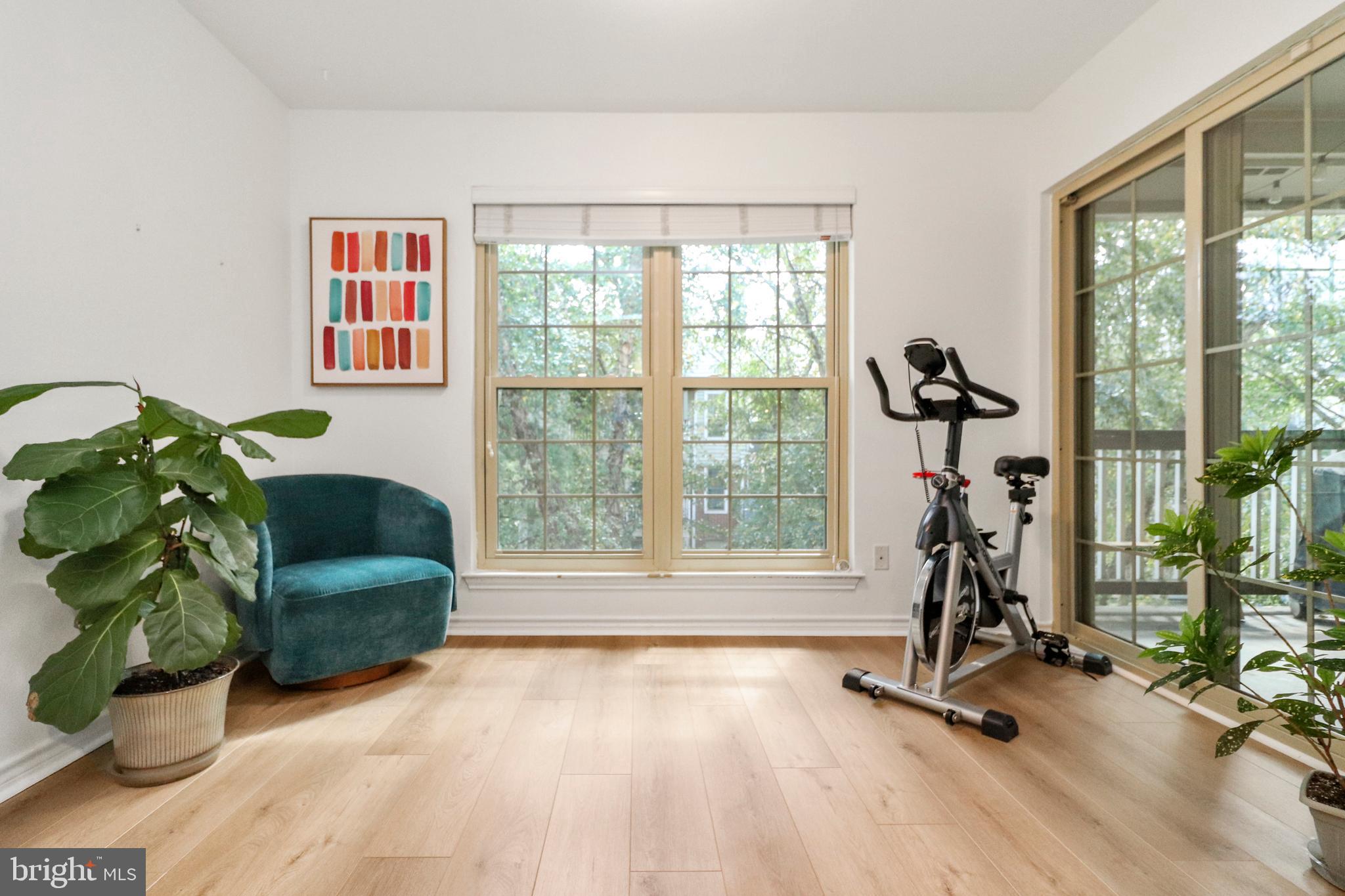 PENDERBROOK SQUARE CONDOMINIUMS - Residential Lease