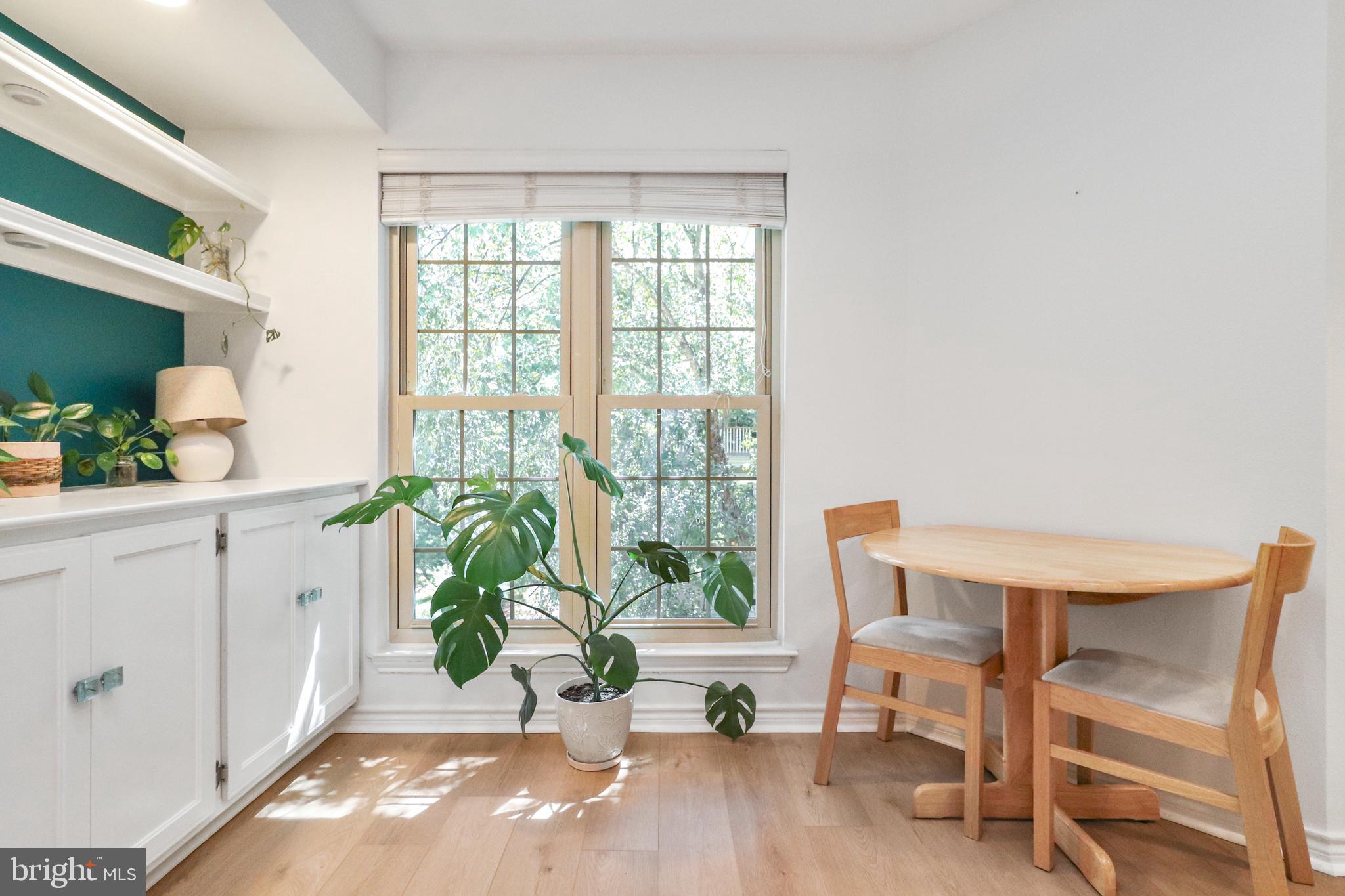 PENDERBROOK SQUARE CONDOMINIUMS - Residential Lease