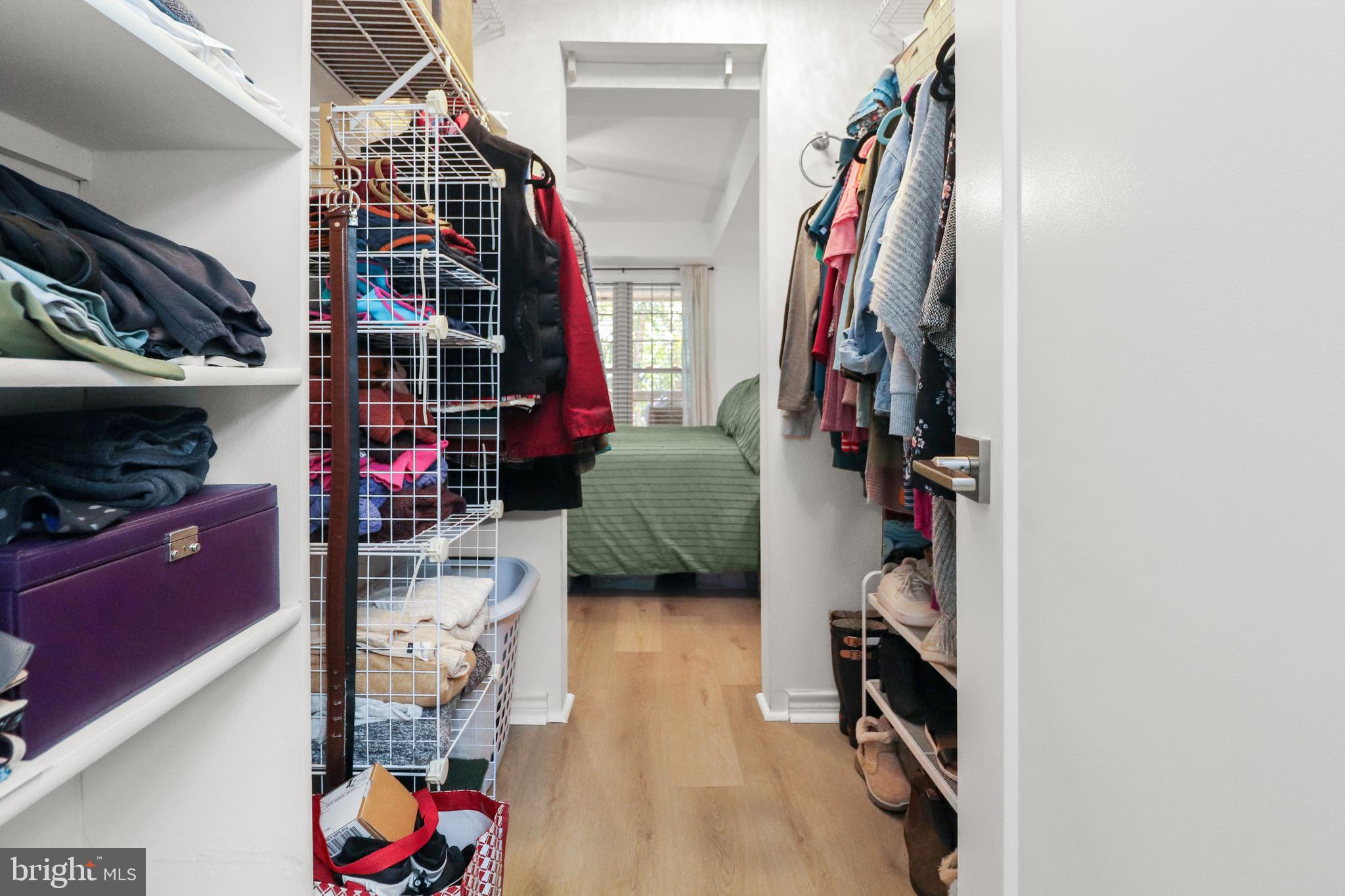 PENDERBROOK SQUARE CONDOMINIUMS - Residential Lease