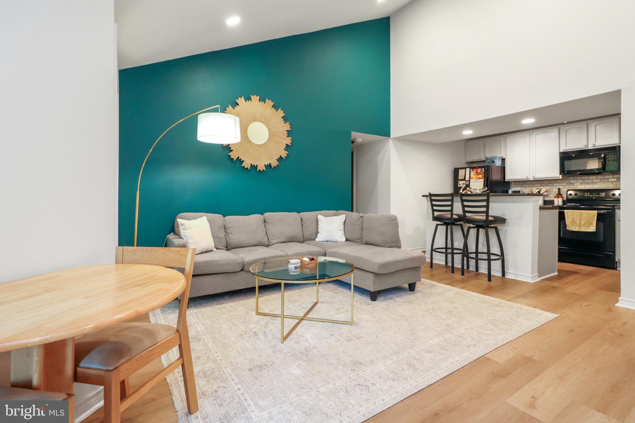 PENDERBROOK SQUARE CONDOMINIUMS - Residential Lease