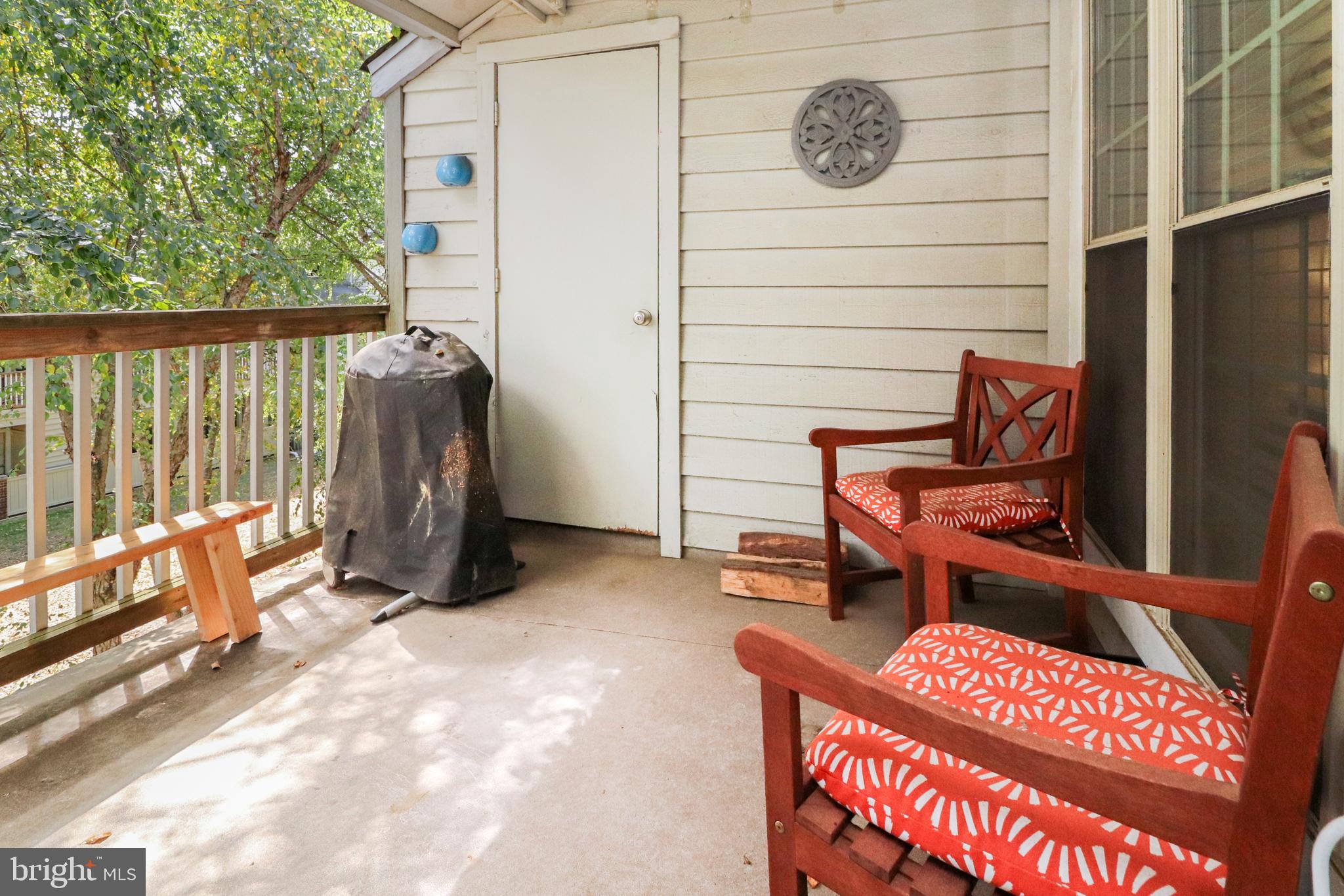 PENDERBROOK SQUARE CONDOMINIUMS - Residential Lease