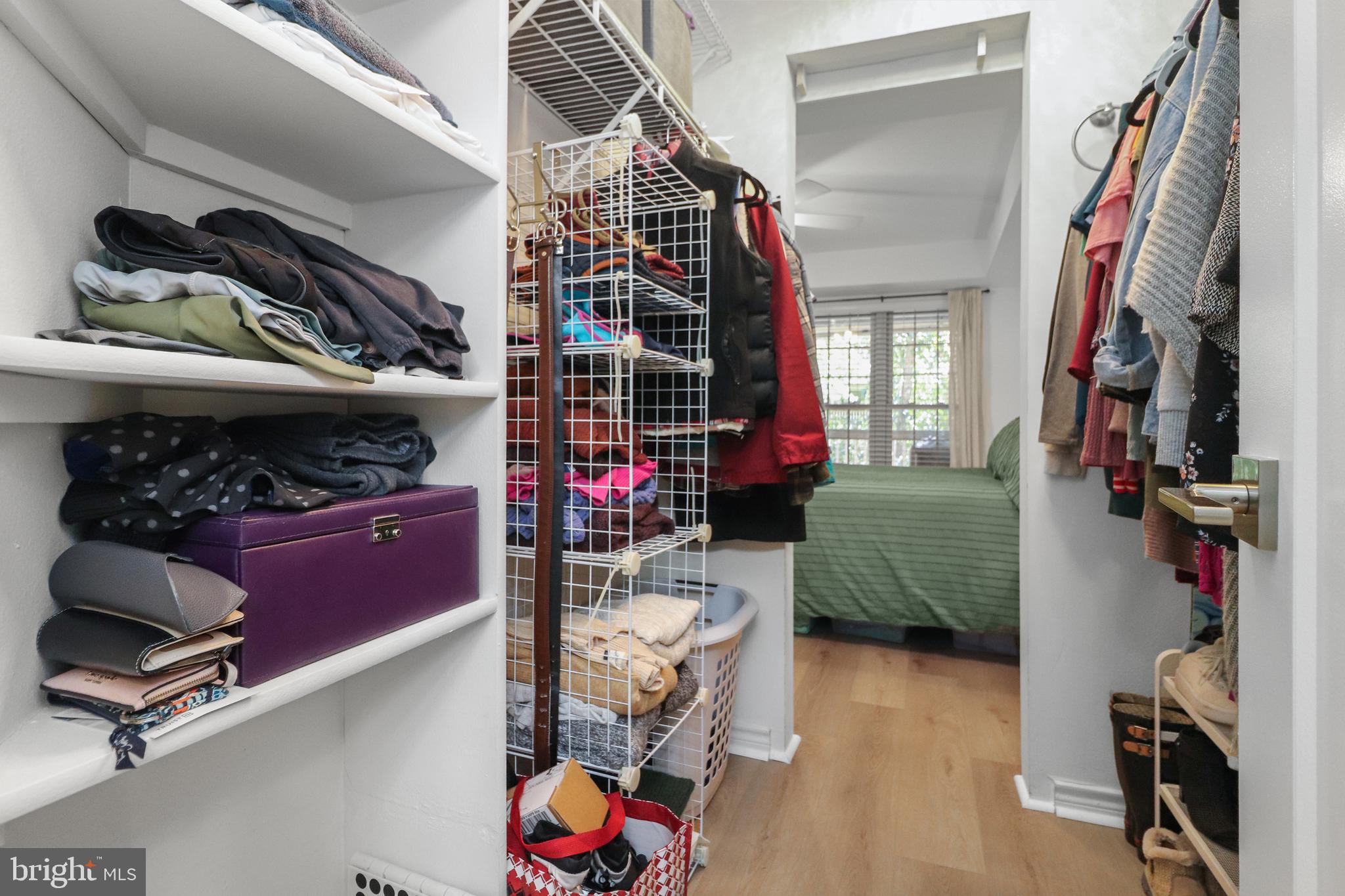 PENDERBROOK SQUARE CONDOMINIUMS - Residential Lease