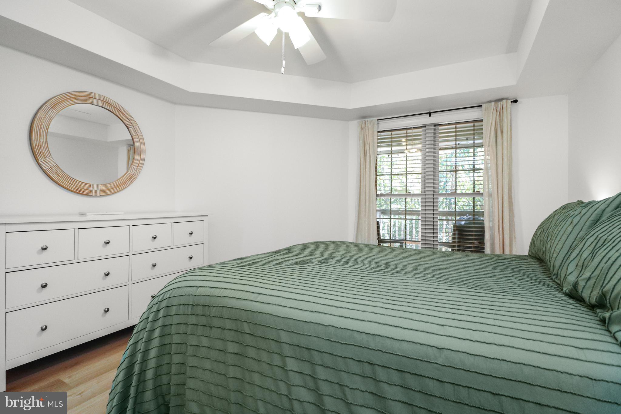 PENDERBROOK SQUARE CONDOMINIUMS - Residential Lease