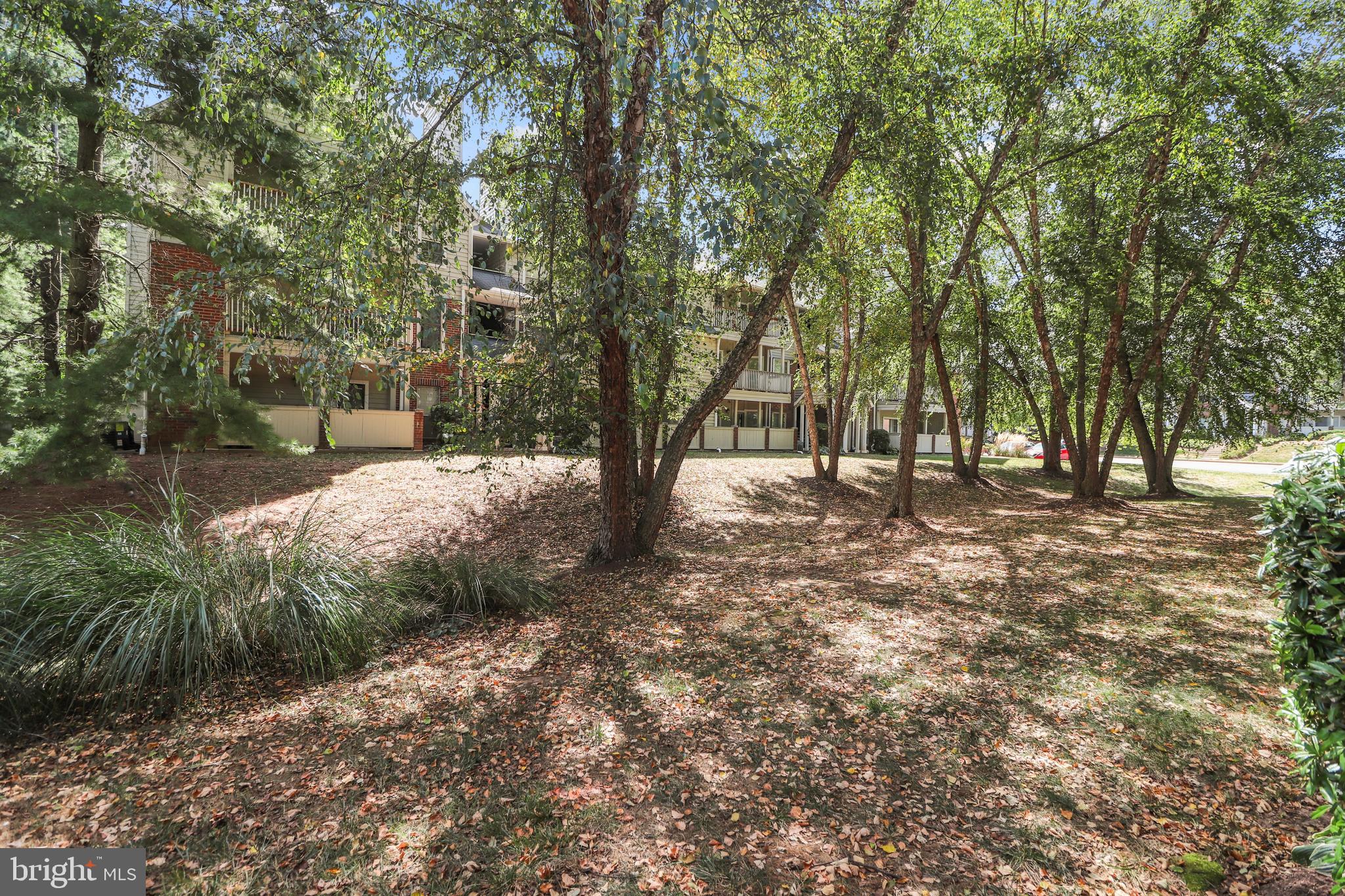 PENDERBROOK SQUARE CONDOMINIUMS - Residential Lease