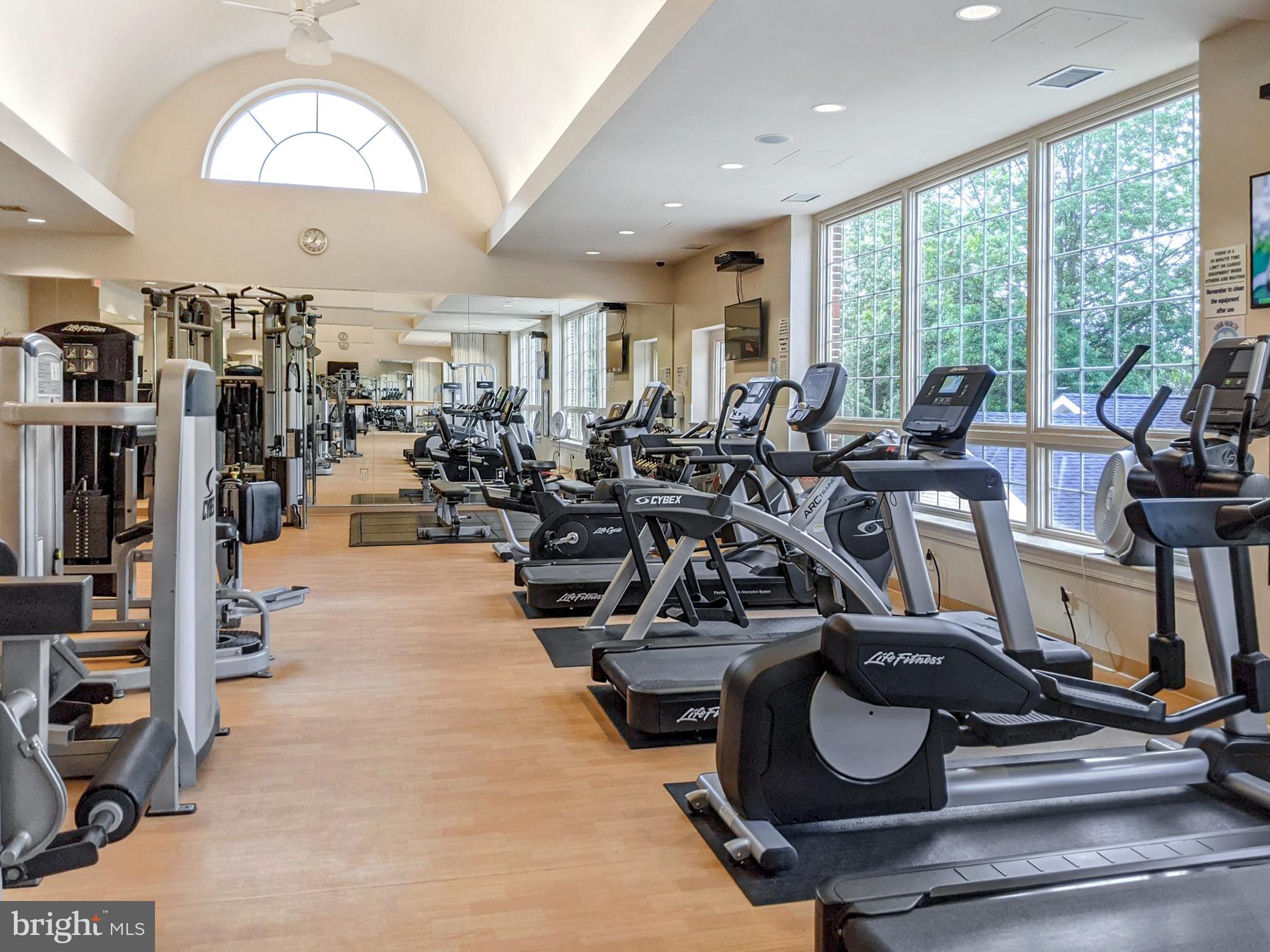 PENDERBROOK SQUARE CONDOMINIUMS - Residential Lease