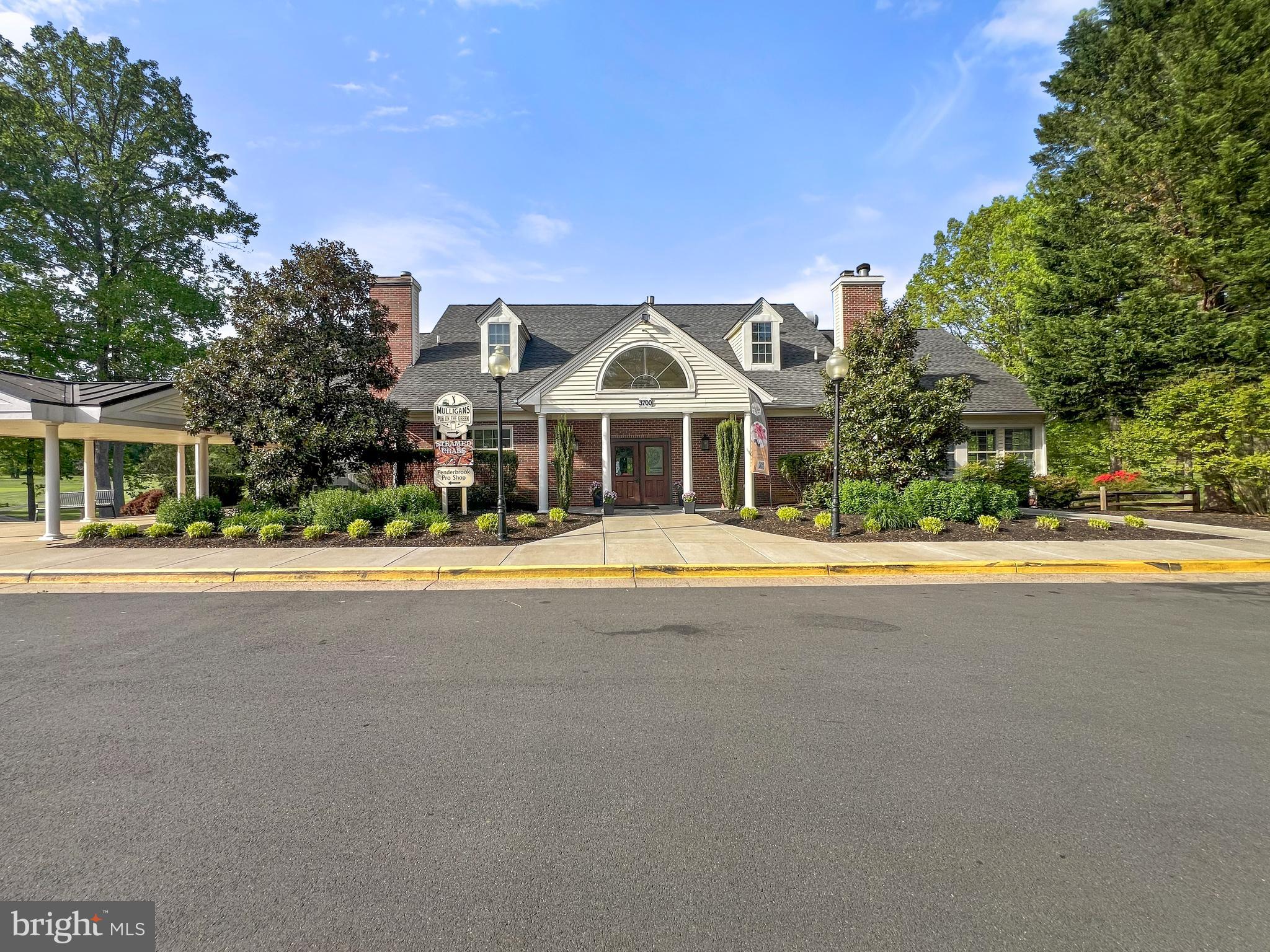 PENDERBROOK SQUARE CONDOMINIUMS - Residential Lease