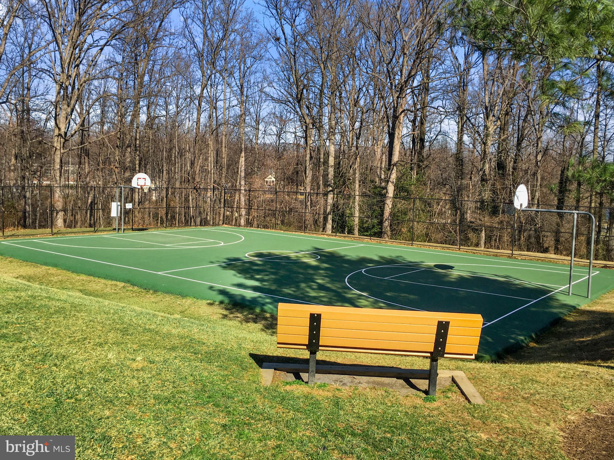 PENDERBROOK SQUARE CONDOMINIUMS - Residential Lease