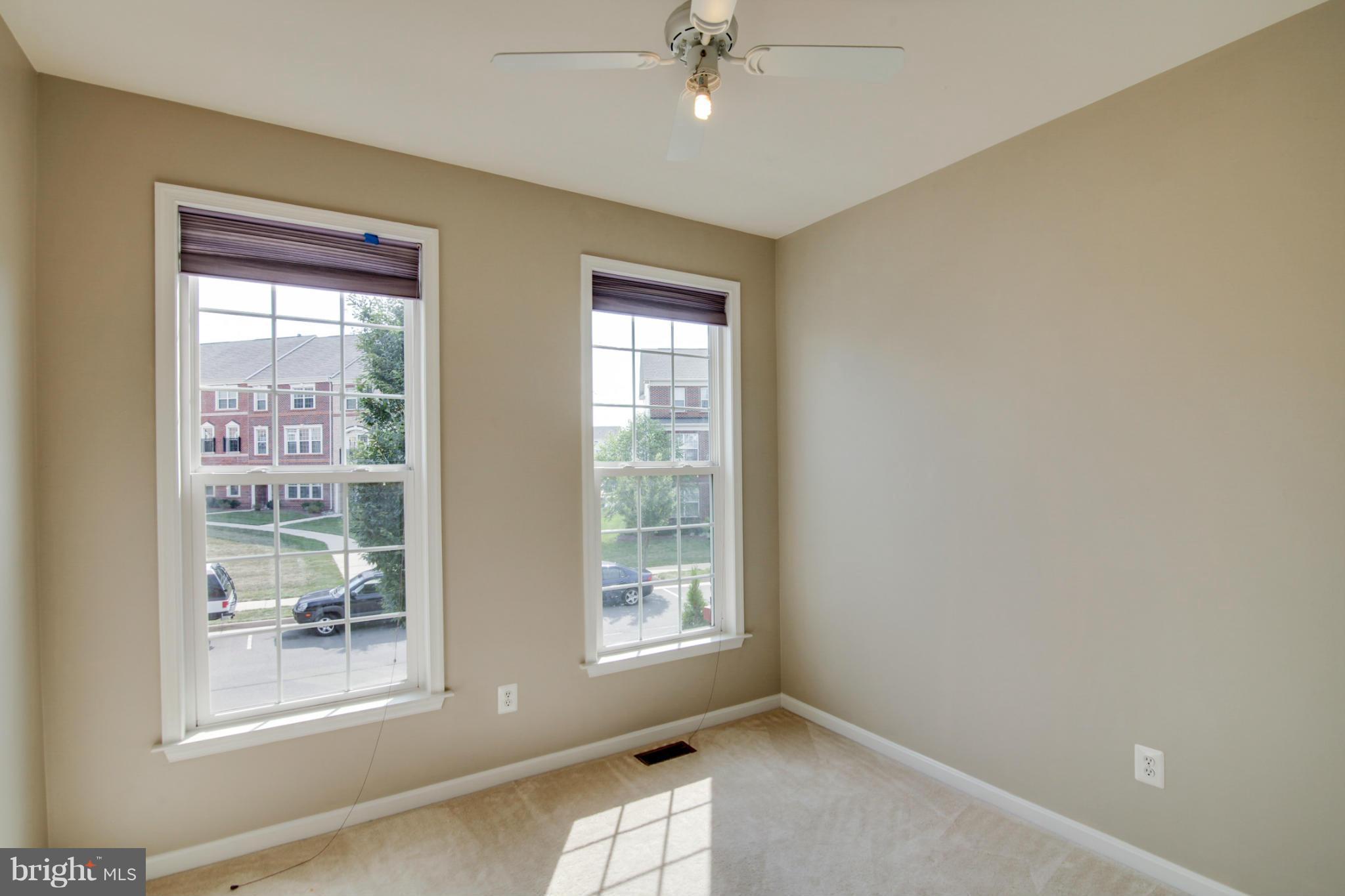 LANSDOWNE TOWN CENTER - Residential Lease