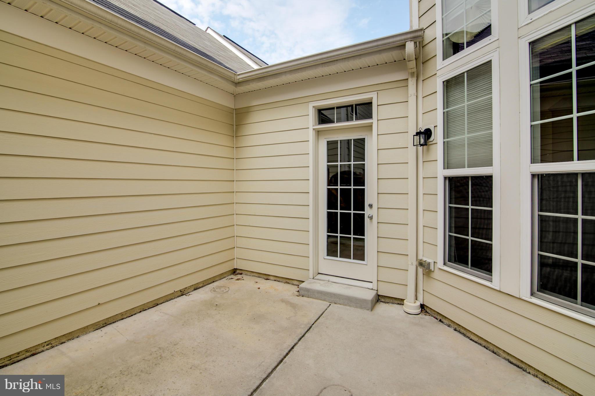 LANSDOWNE TOWN CENTER - Residential Lease