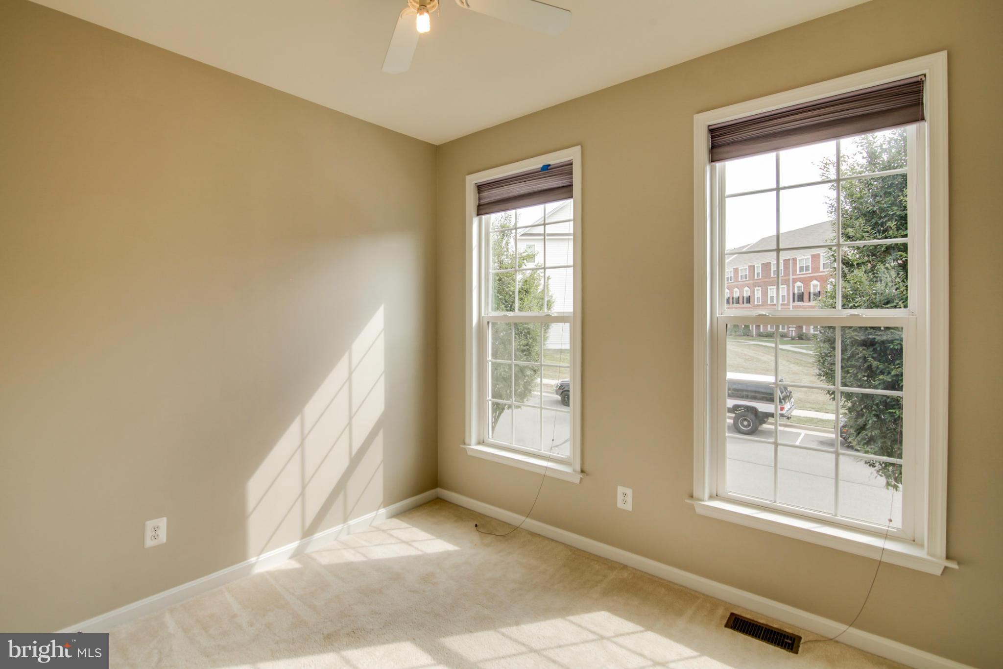 LANSDOWNE TOWN CENTER - Residential Lease