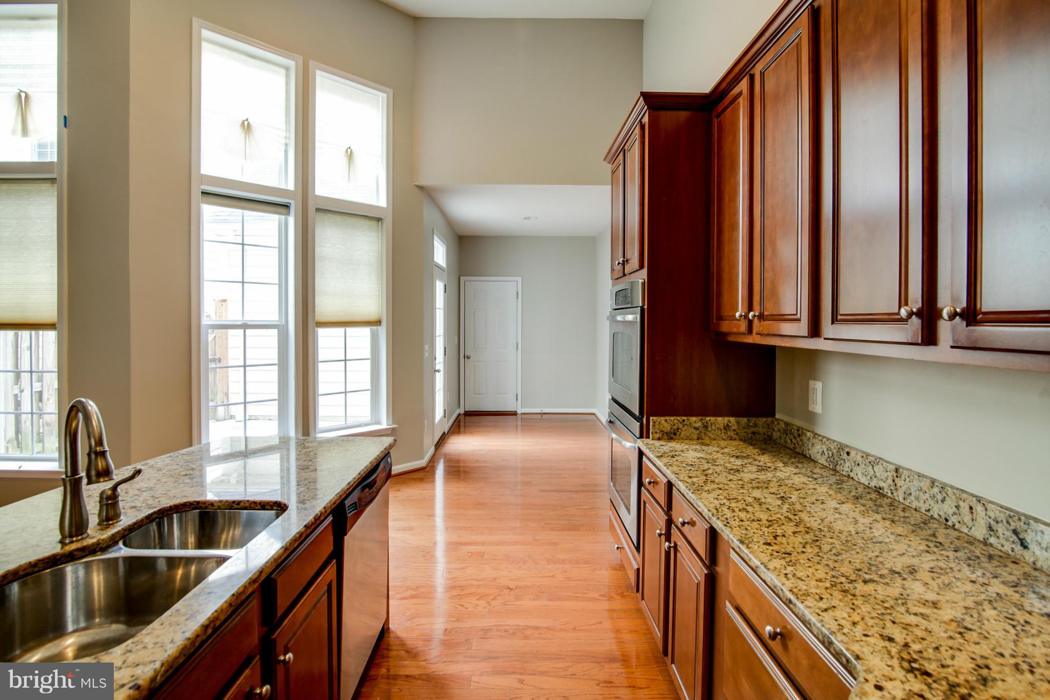 LANSDOWNE TOWN CENTER - Residential Lease