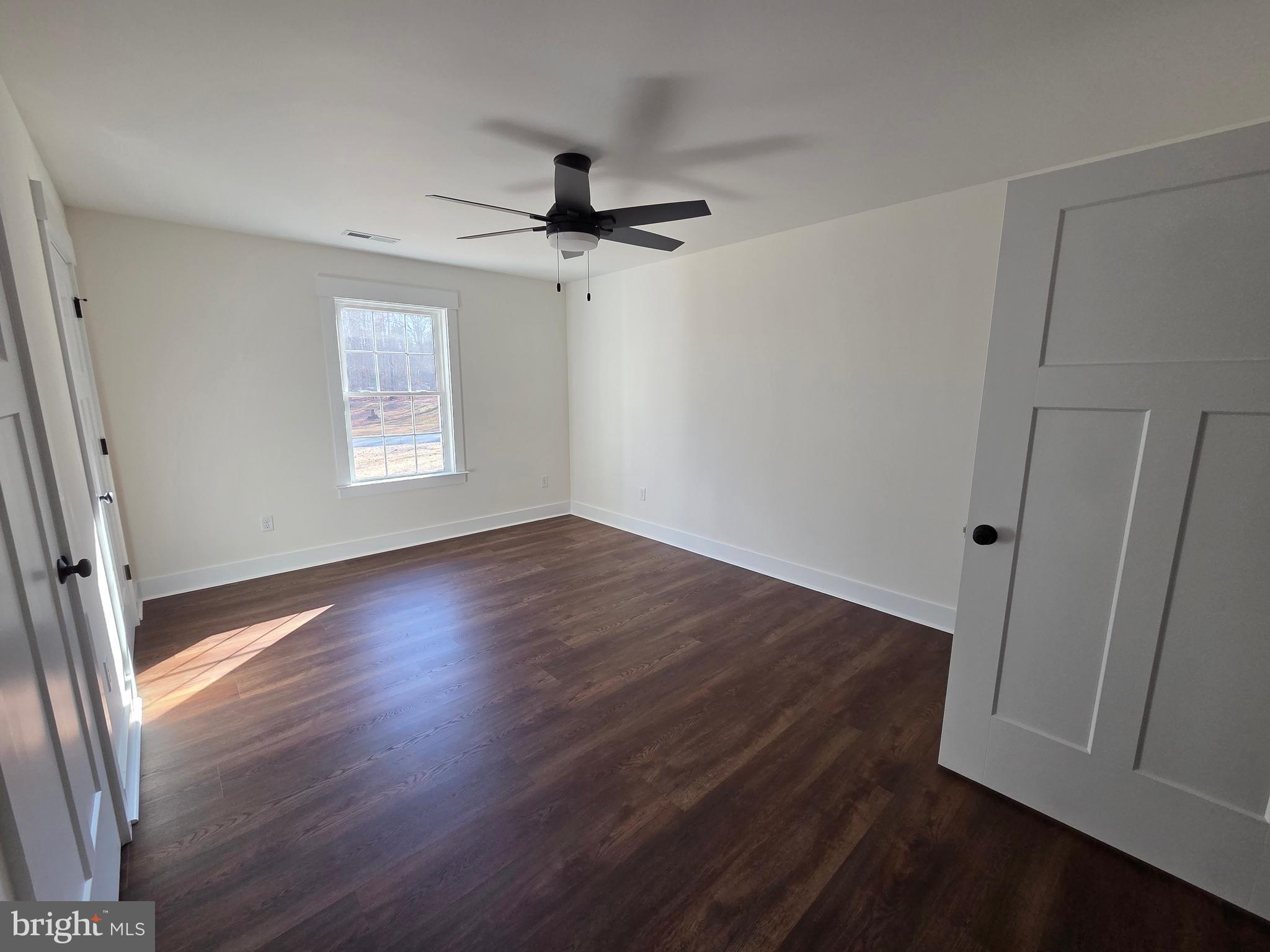 BUSBEES POINT COVE - Residential