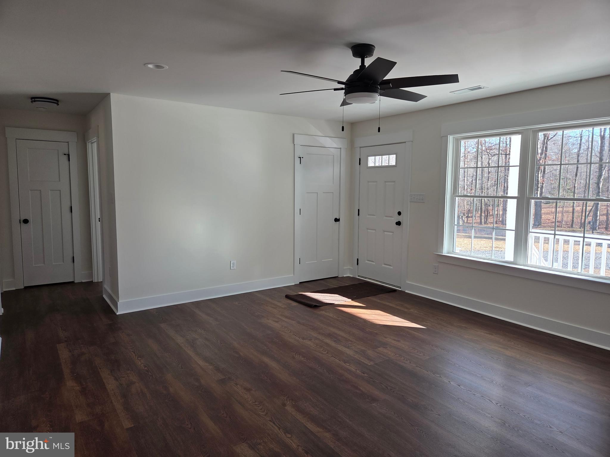 BUSBEES POINT COVE - Residential