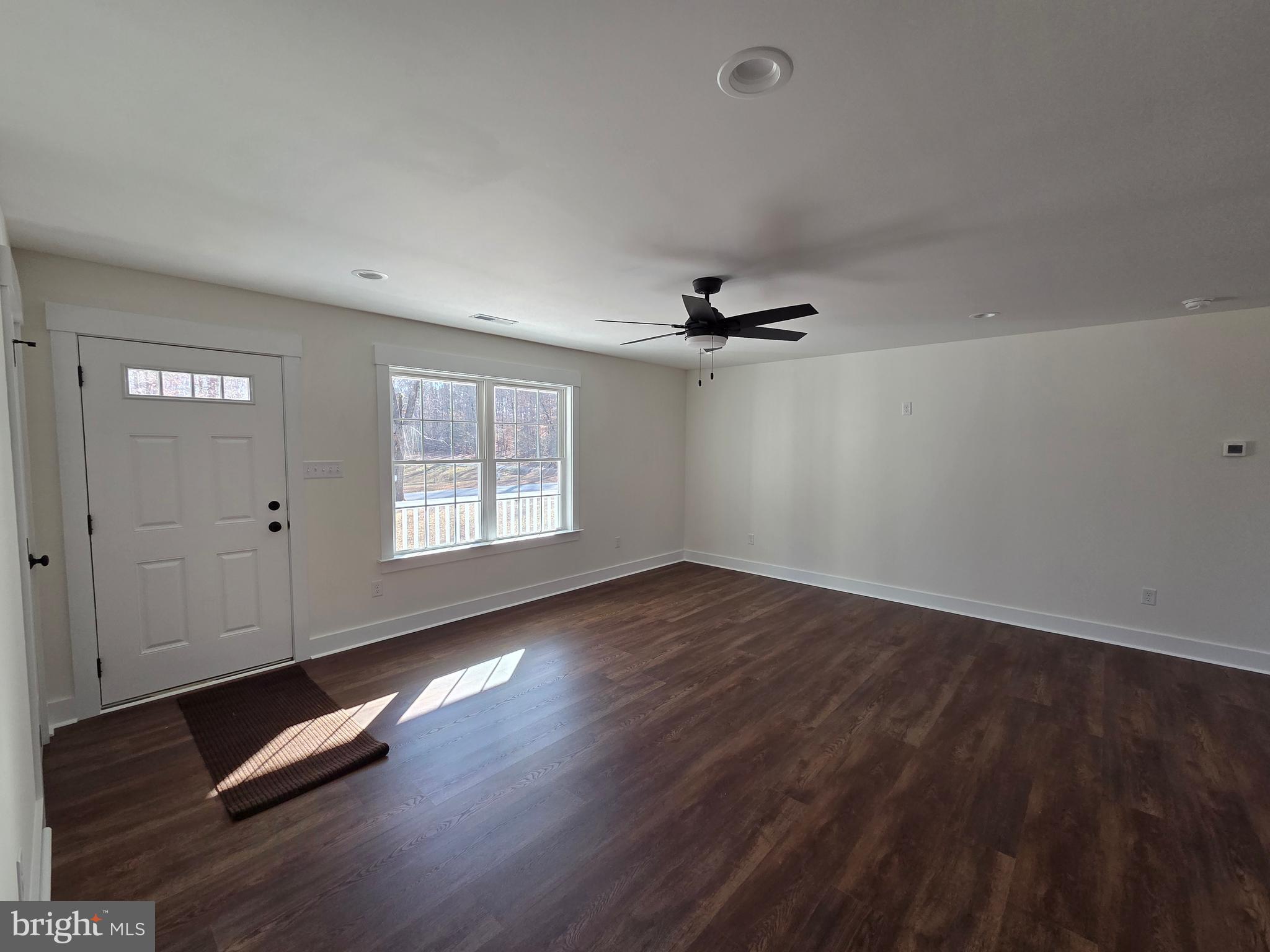 BUSBEES POINT COVE - Residential