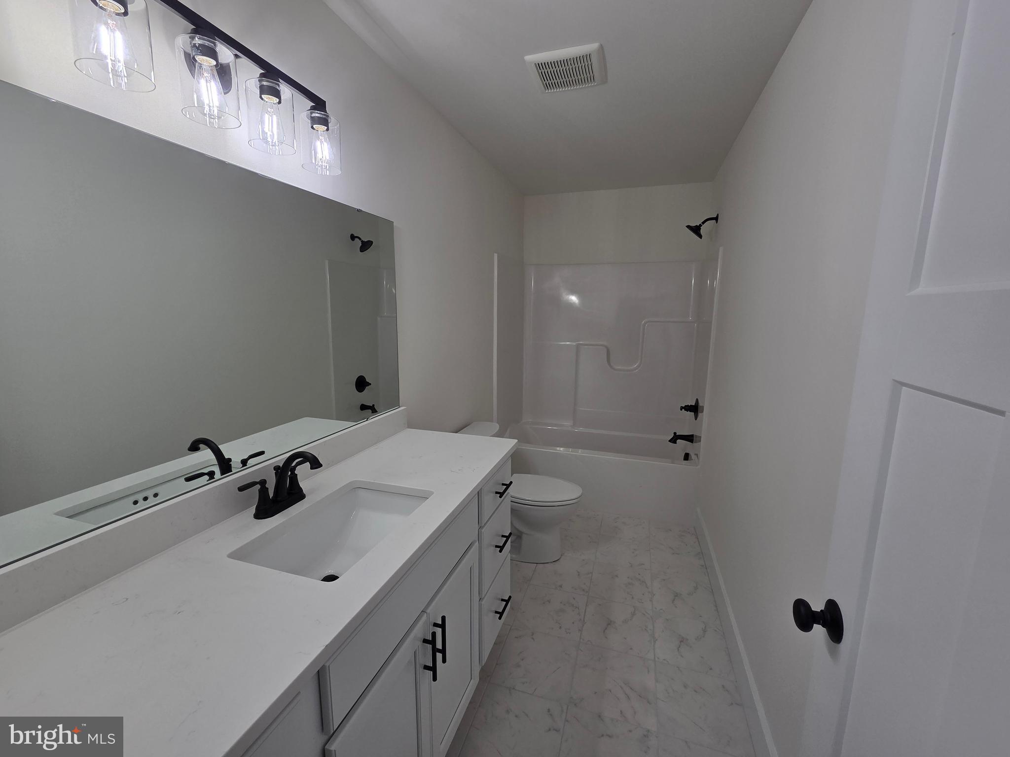 BUSBEES POINT COVE - Residential