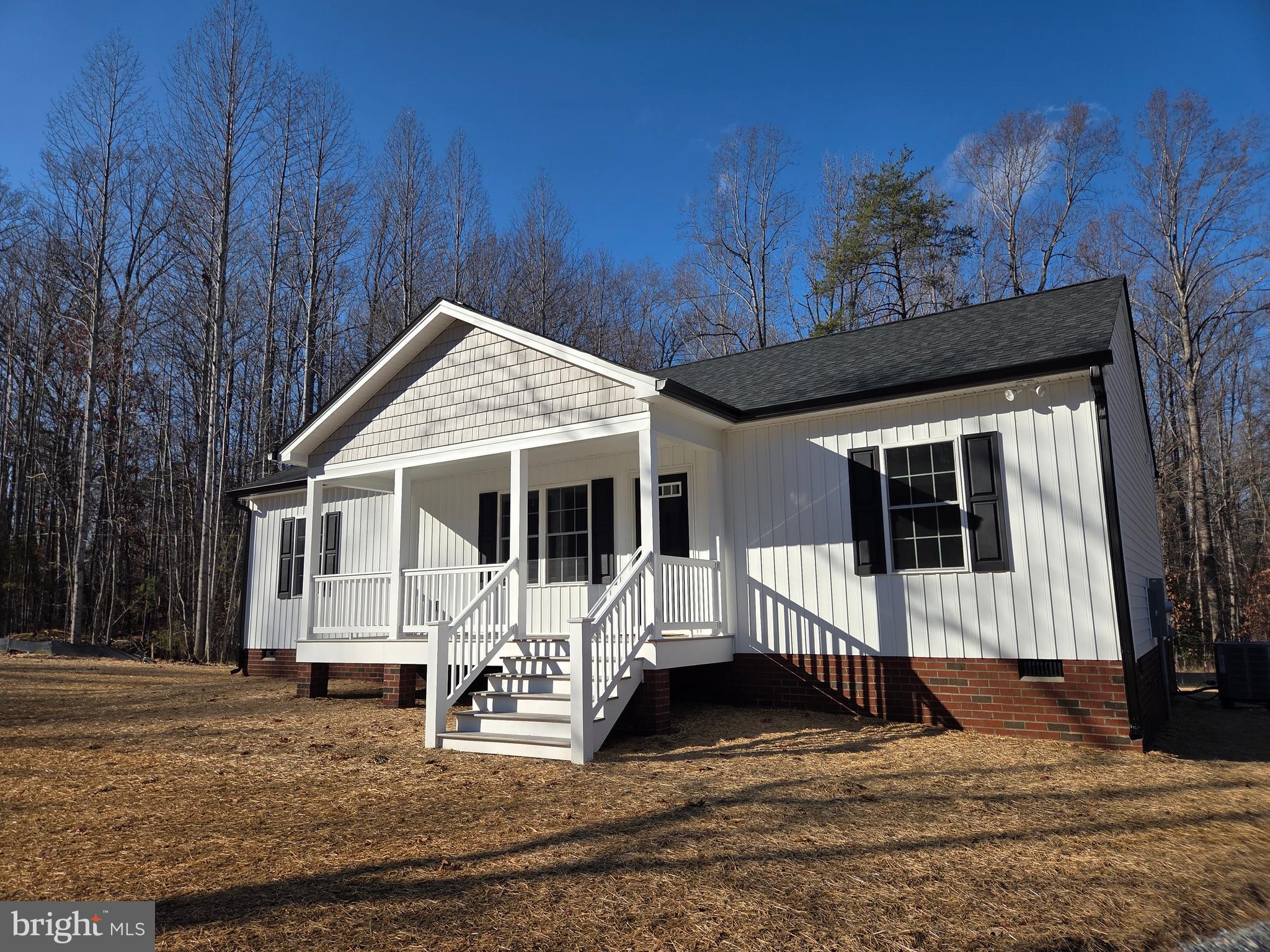 BUSBEES POINT COVE - Residential