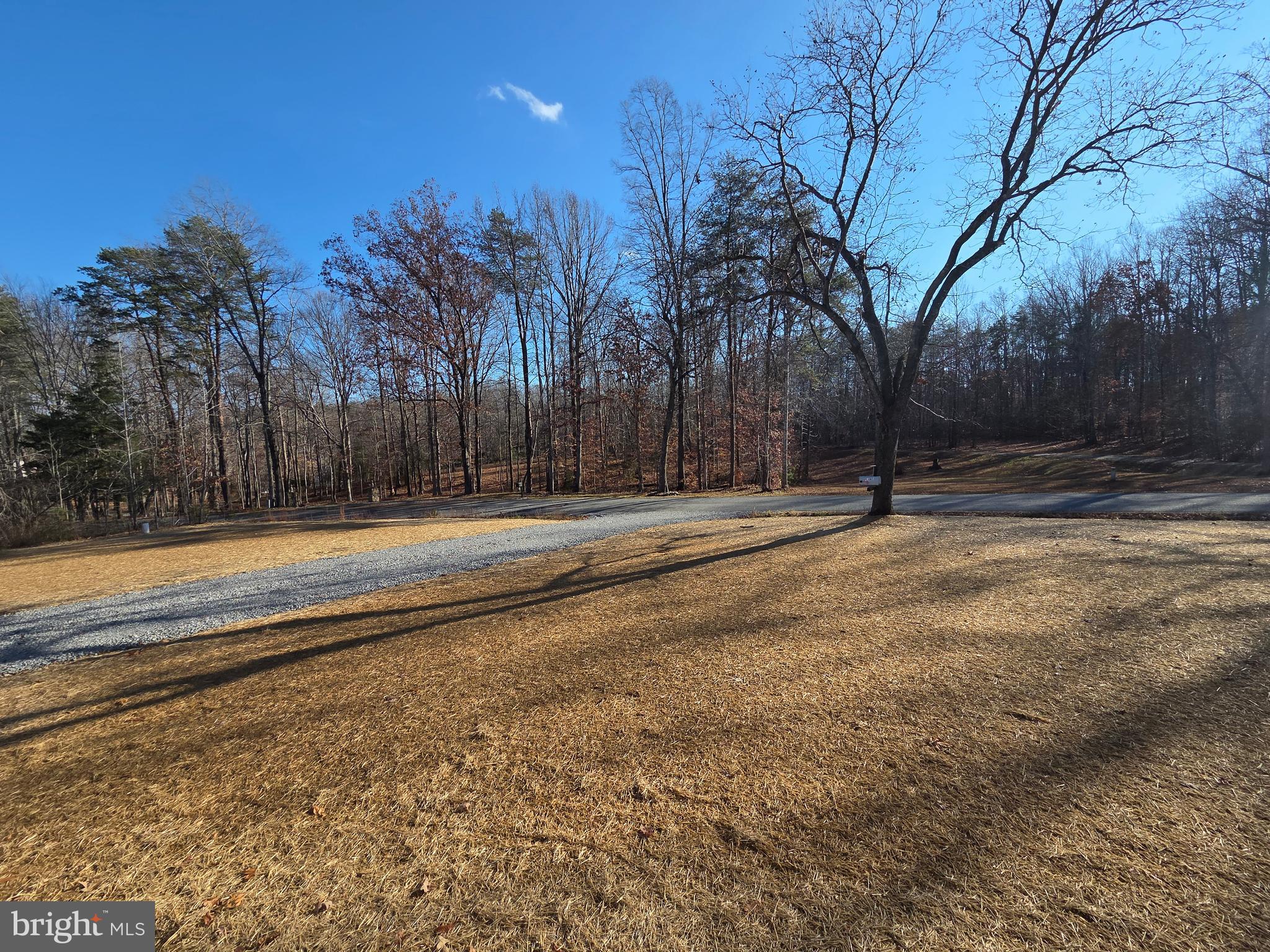 BUSBEES POINT COVE - Residential