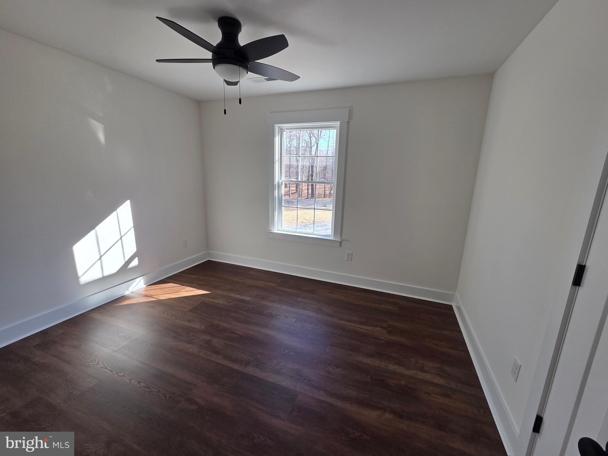 BUSBEES POINT COVE - Residential