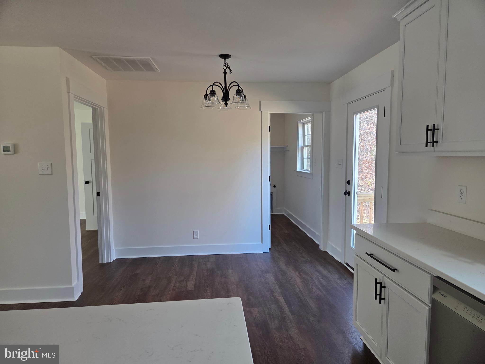 BUSBEES POINT COVE - Residential