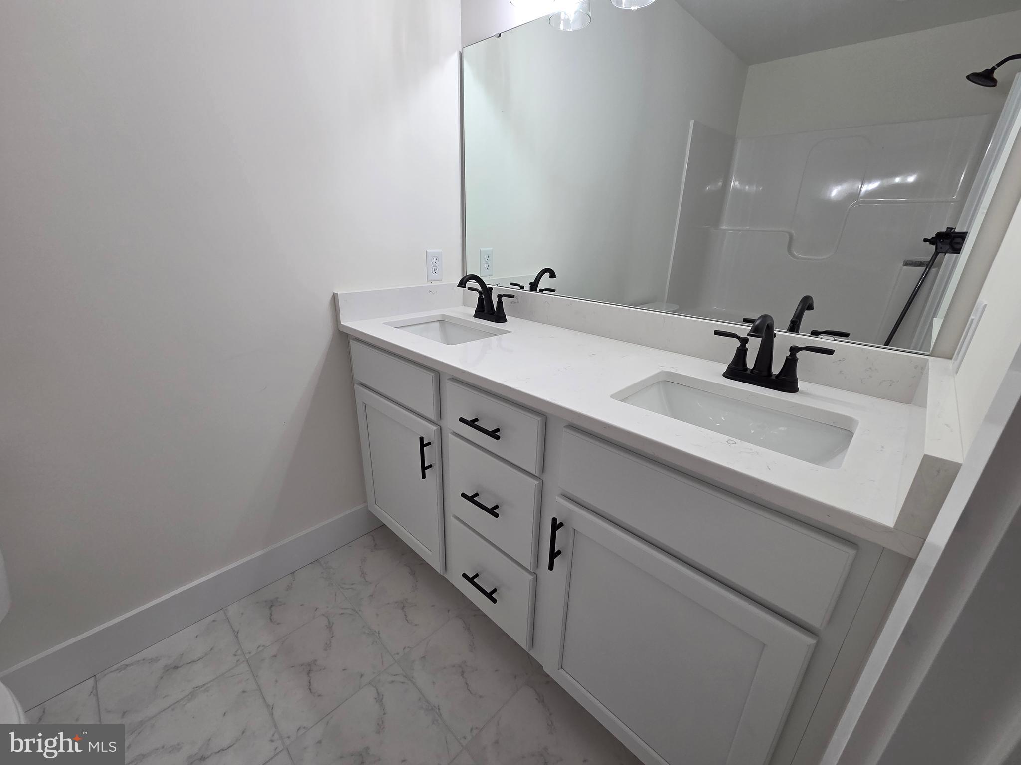 BUSBEES POINT COVE - Residential