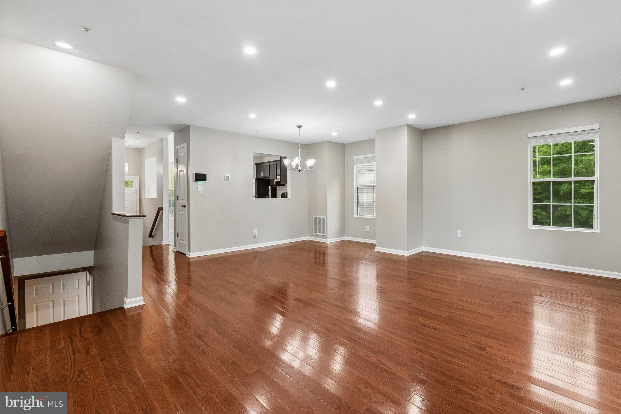 10737 KITCHENER COURT