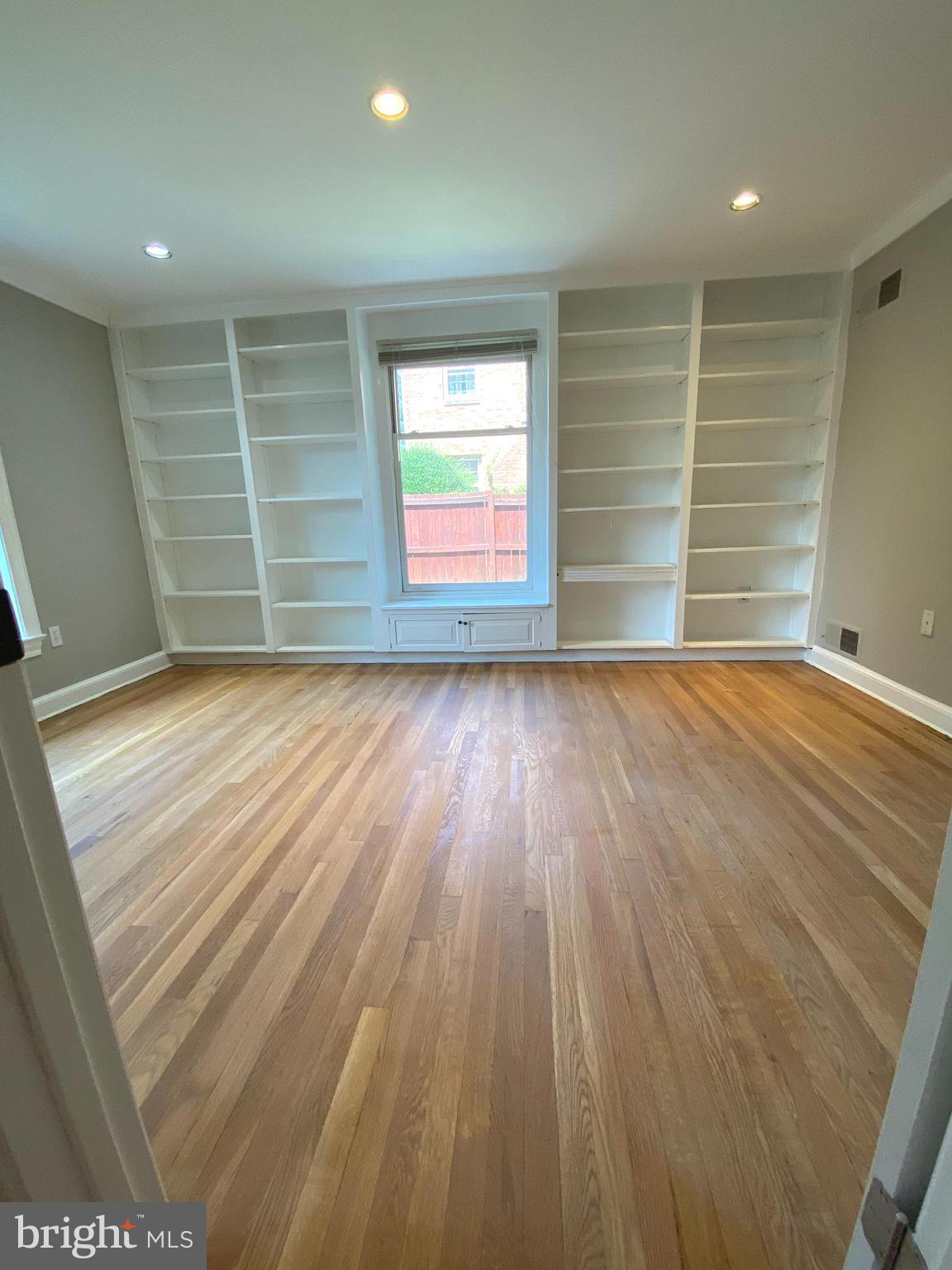 MCAULEY PARK - Residential