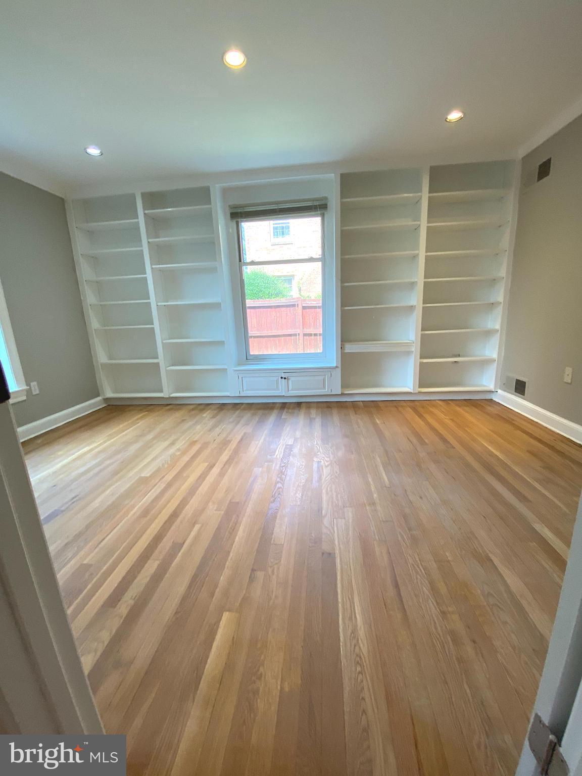 MCAULEY PARK - Residential