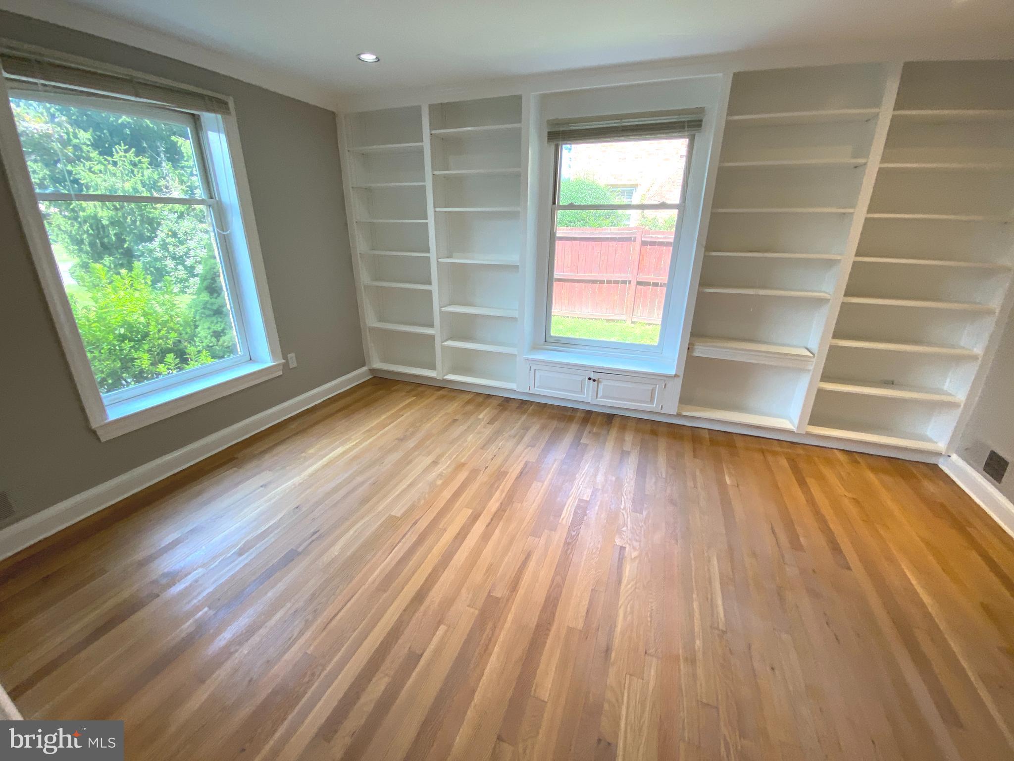 MCAULEY PARK - Residential