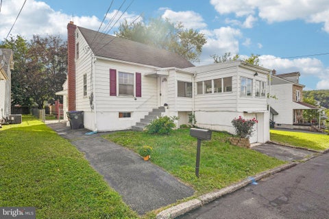 Homes For Sale - 1325 Byfield Street<br/> ALLENTOWN, PA 18103