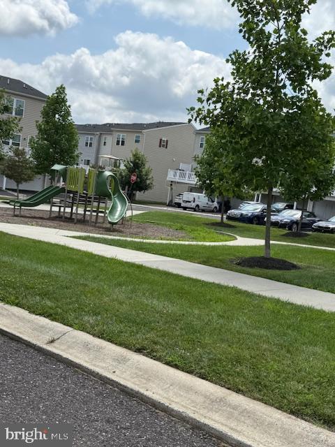 WASHINGTON SQUARE - Residential Lease