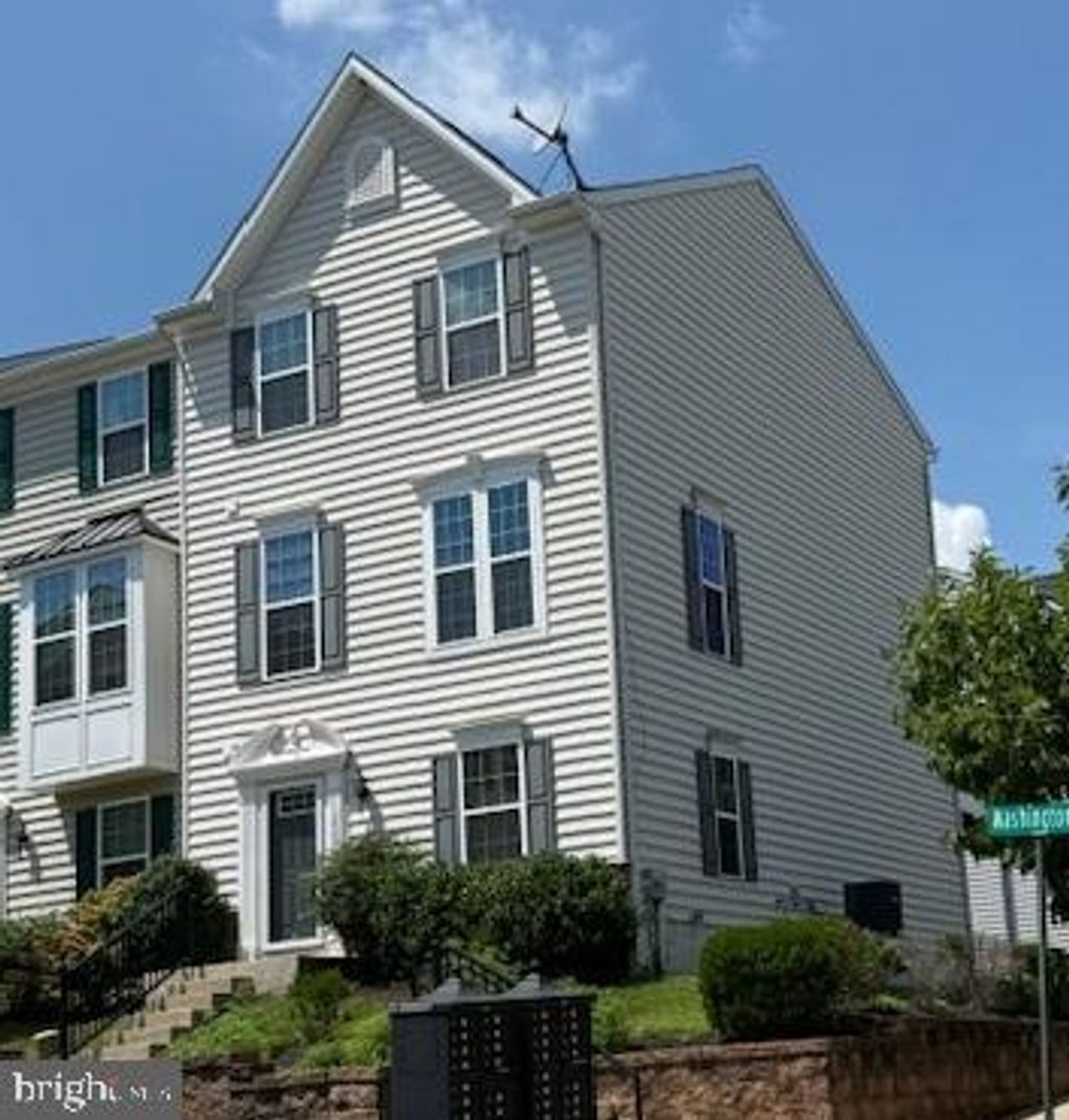 Photo of 611 Washington Square Sq, SPRING CITY, PA 19475 (MLS # PACT2112816)