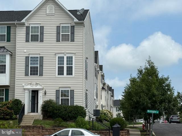 WASHINGTON SQUARE - Residential Lease