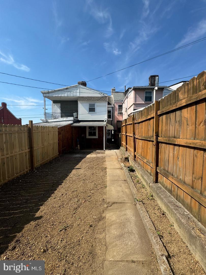 NORTHEAST READING - Residential Lease