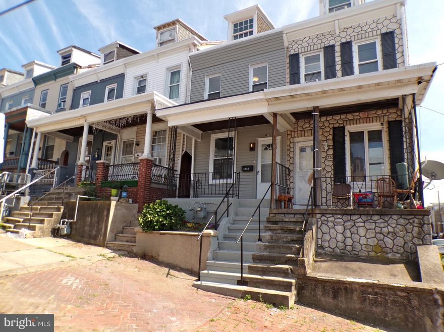 Beautifully Remodeled Home for Rent at 1232 Greenwich St, Reading, PA 19604!
Step into a completely renovated haven with brand-new roofing, electrical, plumbing, and windows. The kitchen is designed for culinary delight, while the expansive living room offers a perfect place to relax. Elegant original wooden floors add a touch of charm. This spacious home features four private bedrooms, 1.5 bathrooms, and a large laundry area. Don't miss your chance to make this gem yours!