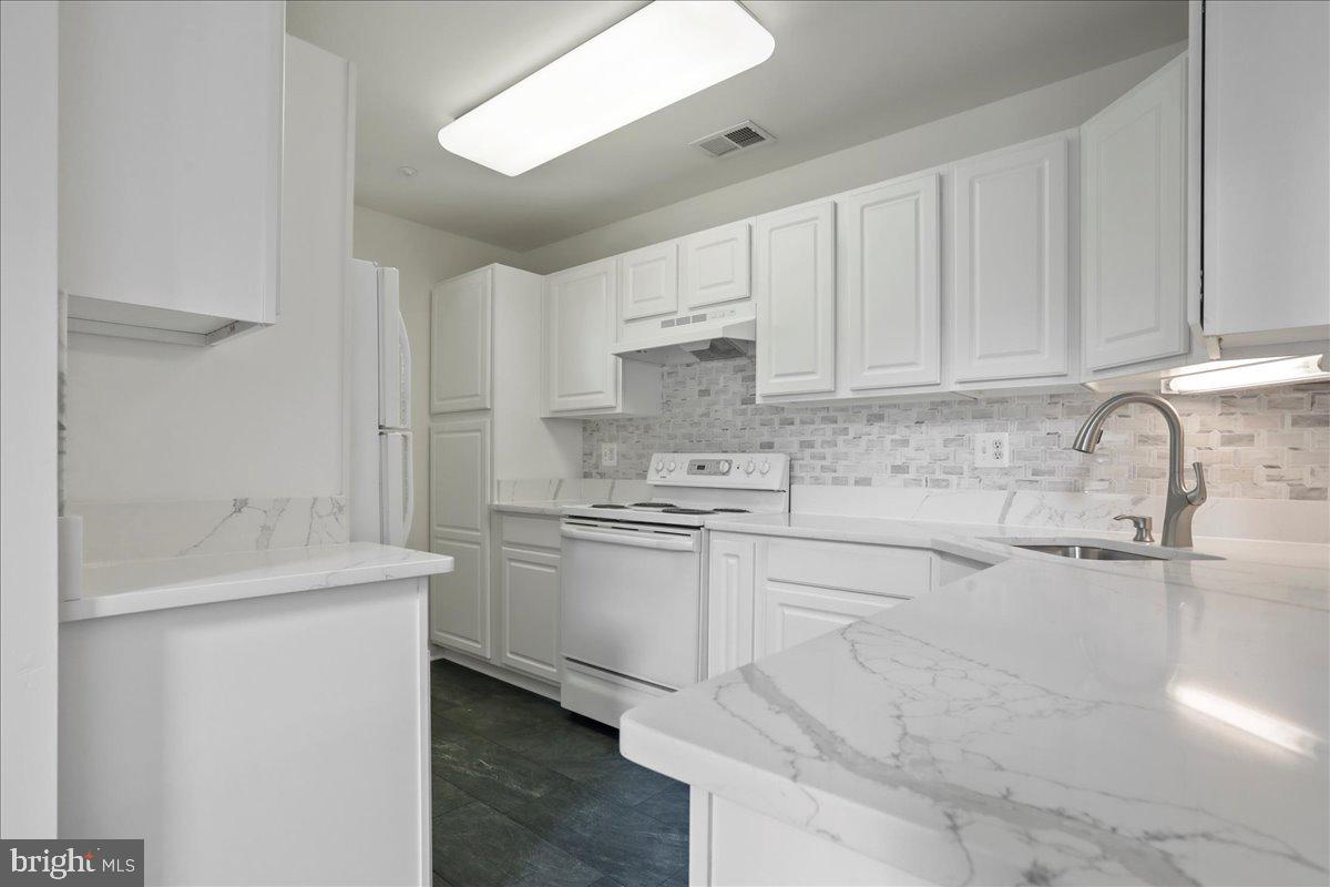 WINIFRED MANOR - Residential