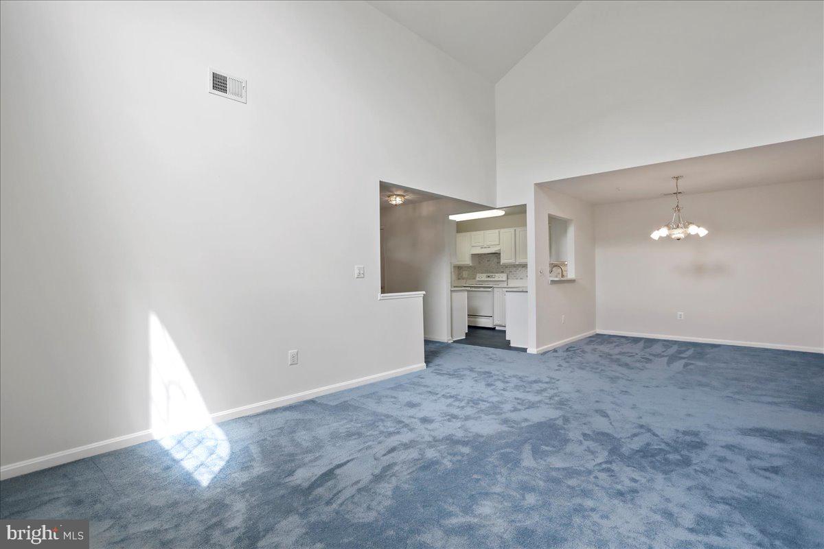 WINIFRED MANOR - Residential