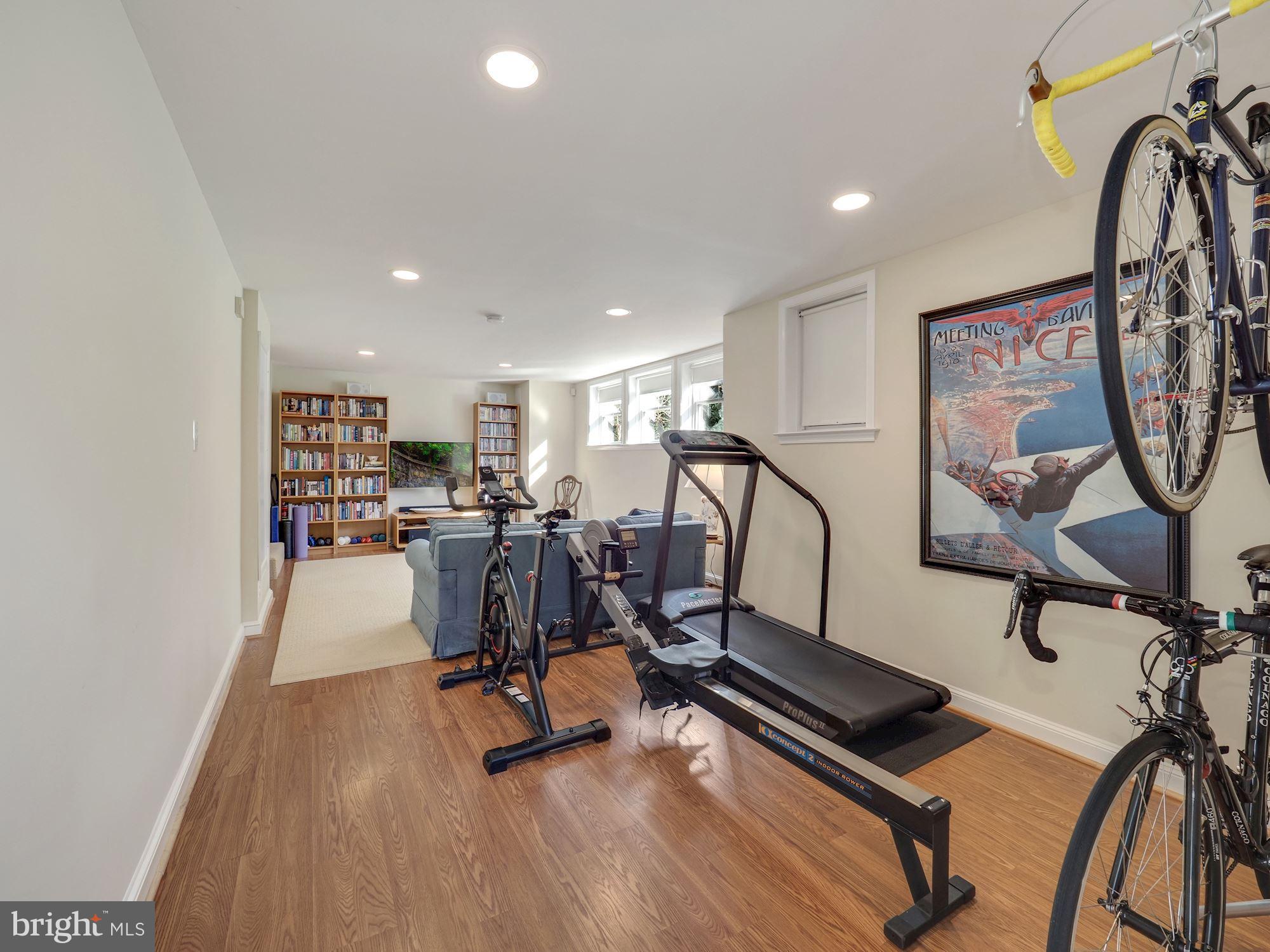 CHEVY CHASE - Residential