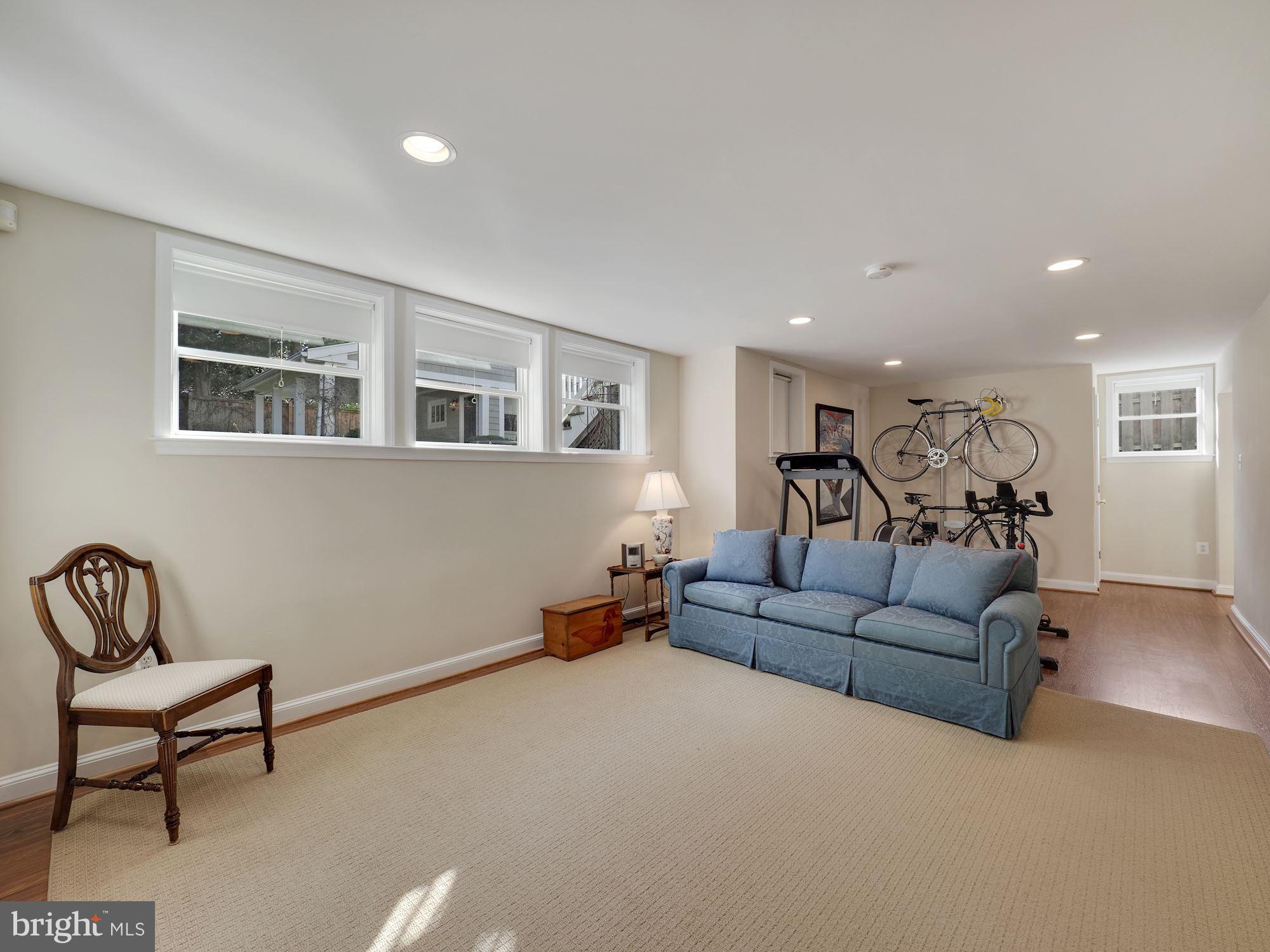 CHEVY CHASE - Residential