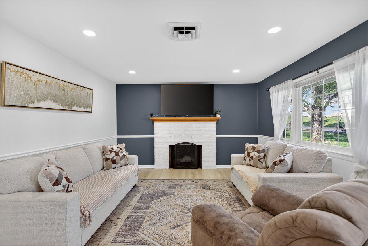 AVONDALE ACRES - Residential