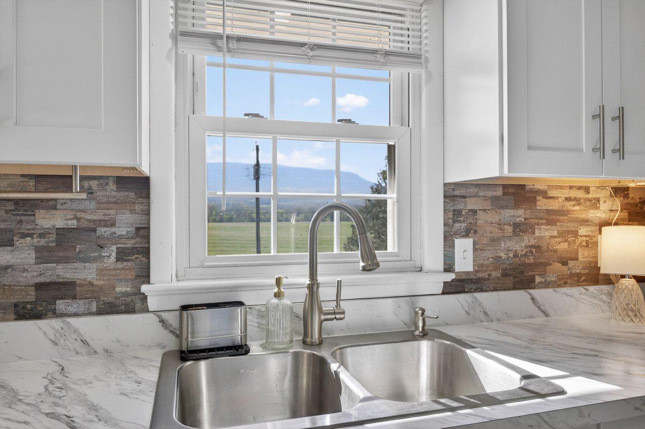 AVONDALE ACRES - Residential
