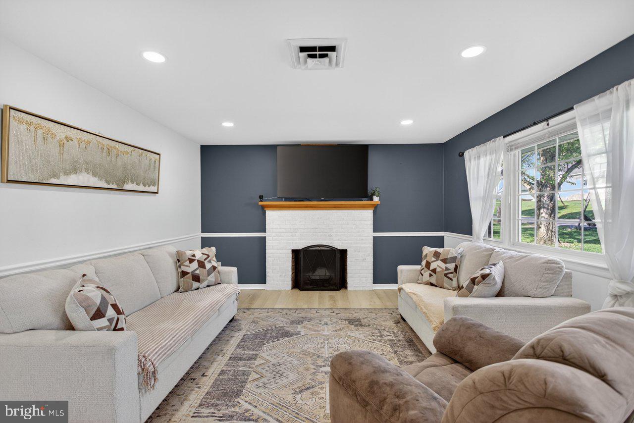 AVONDALE ACRES - Residential