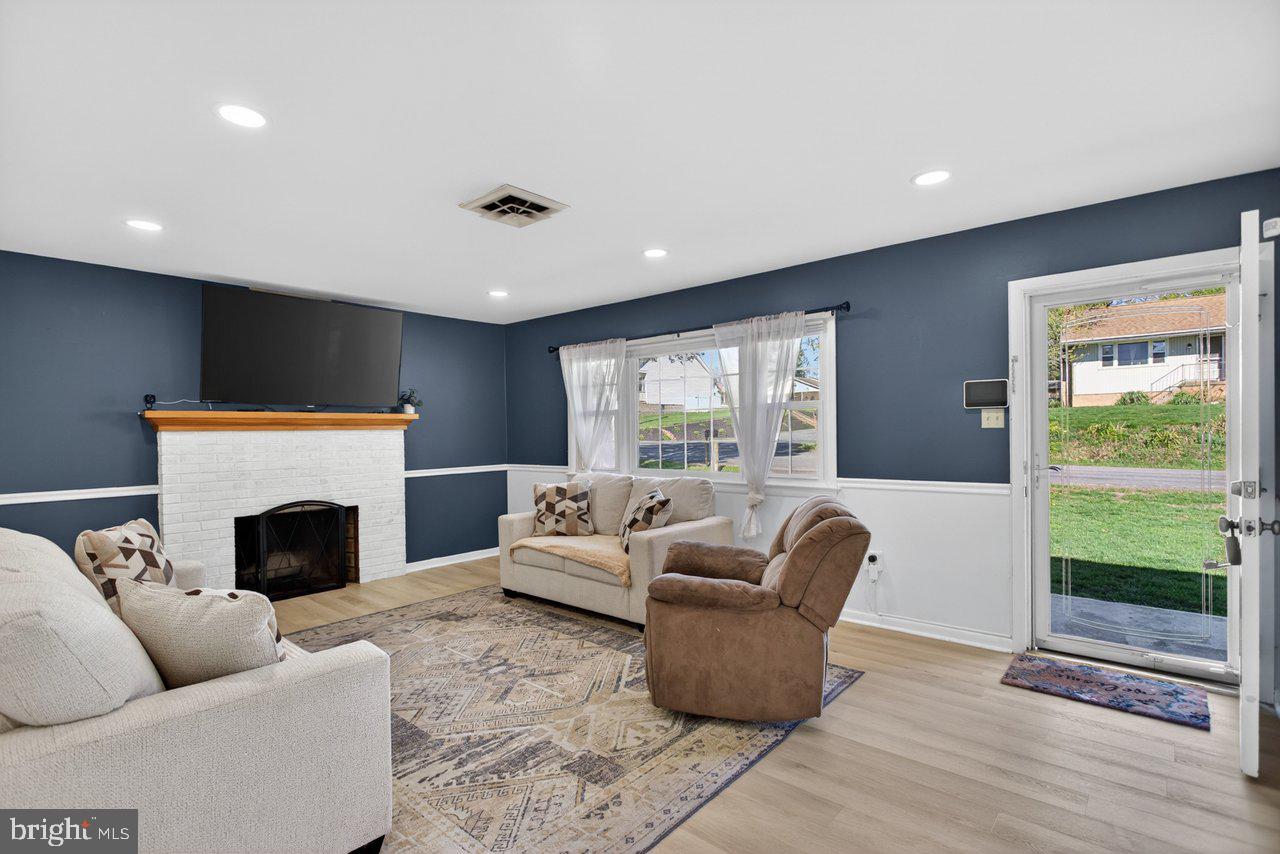 AVONDALE ACRES - Residential