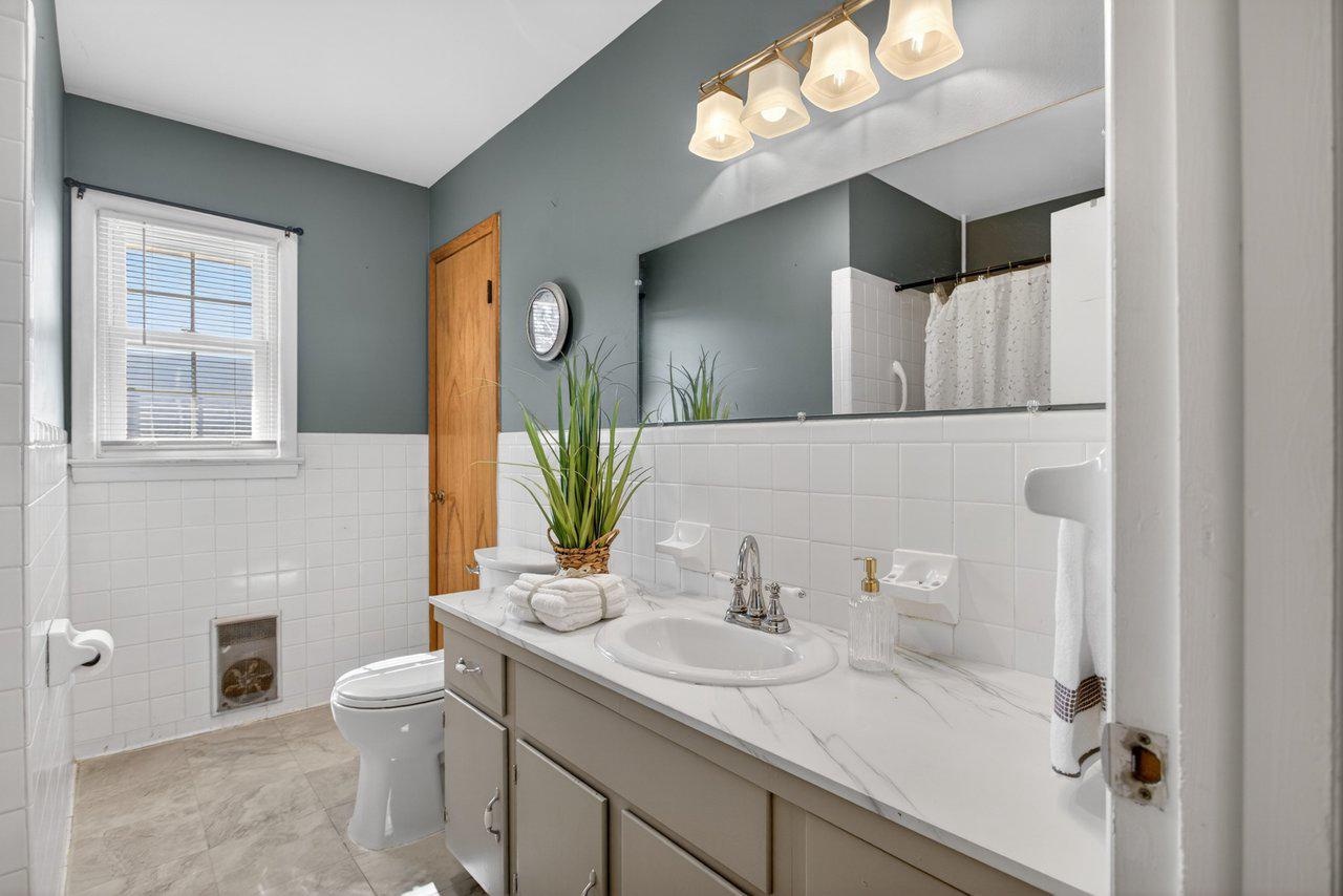AVONDALE ACRES - Residential