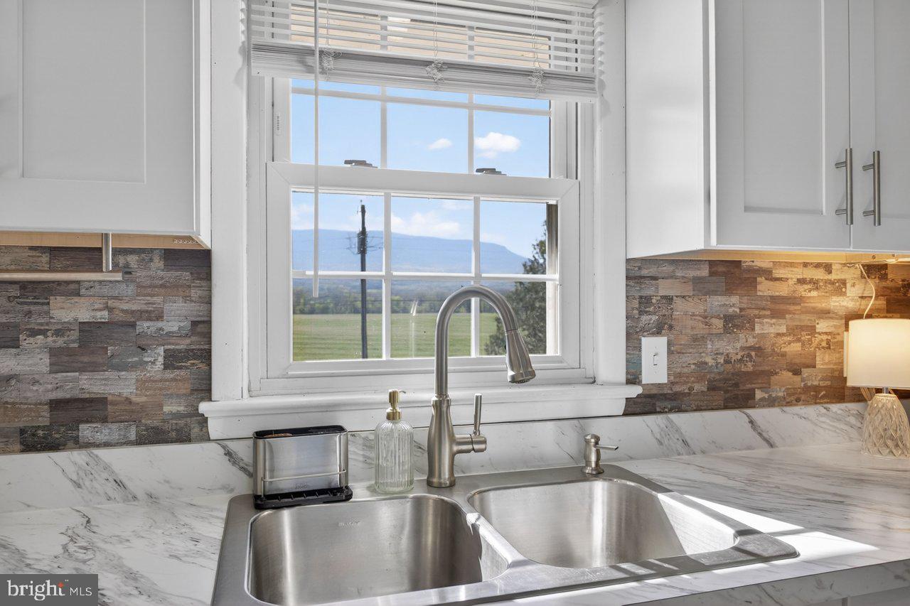 AVONDALE ACRES - Residential