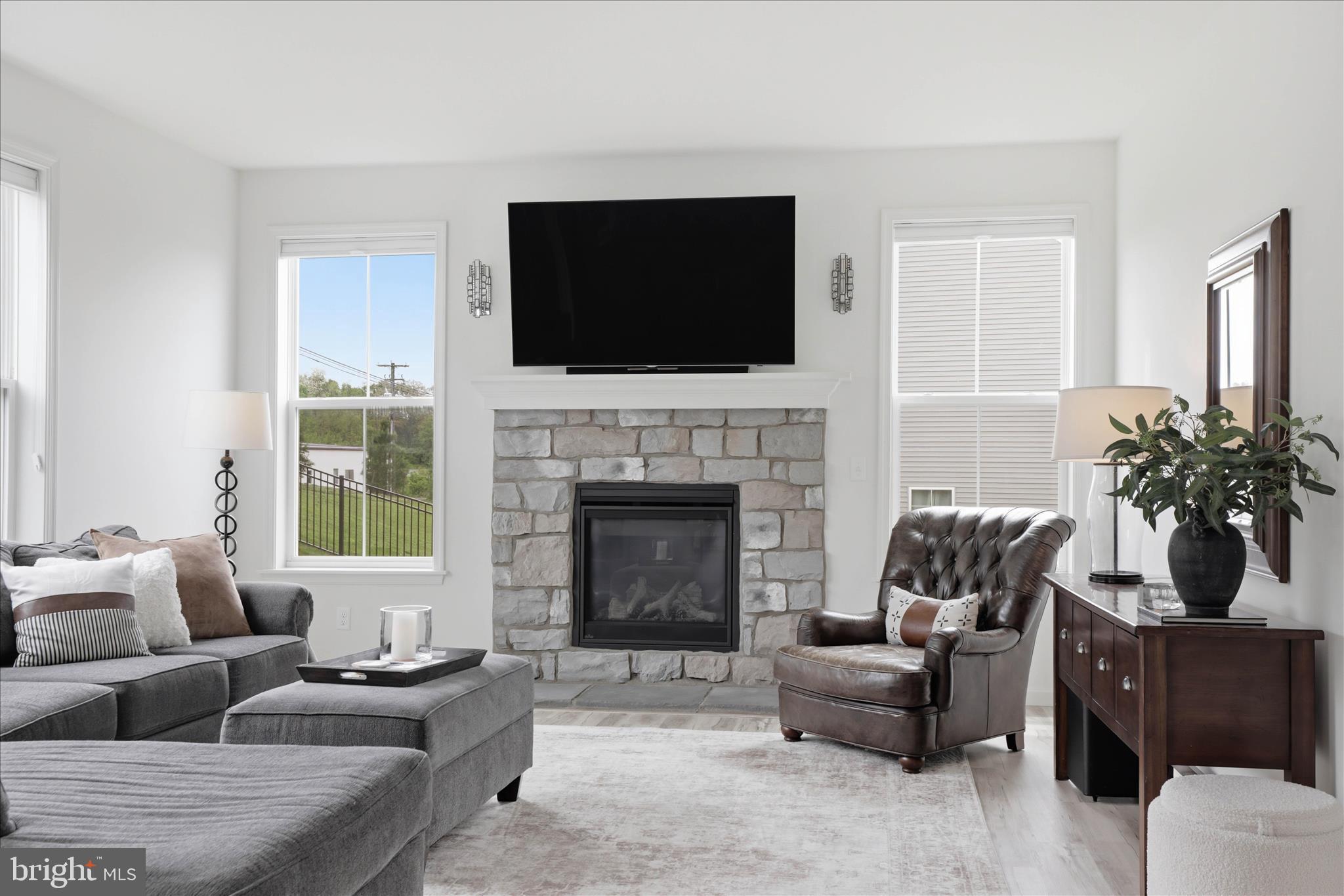 CARRIAGE HILL - Residential